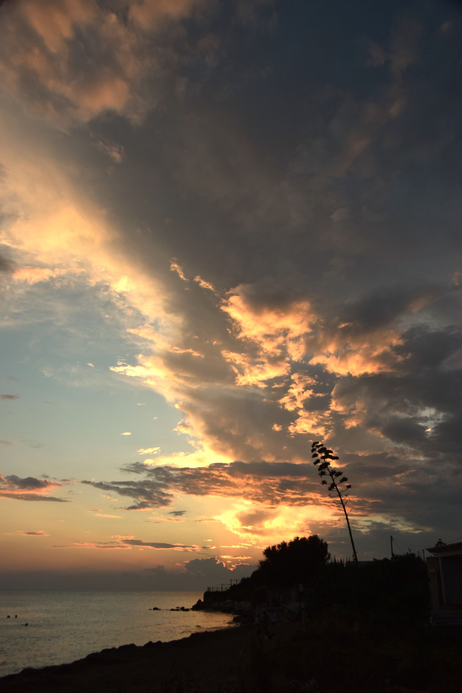 colors around Punta Secca.... after the rain