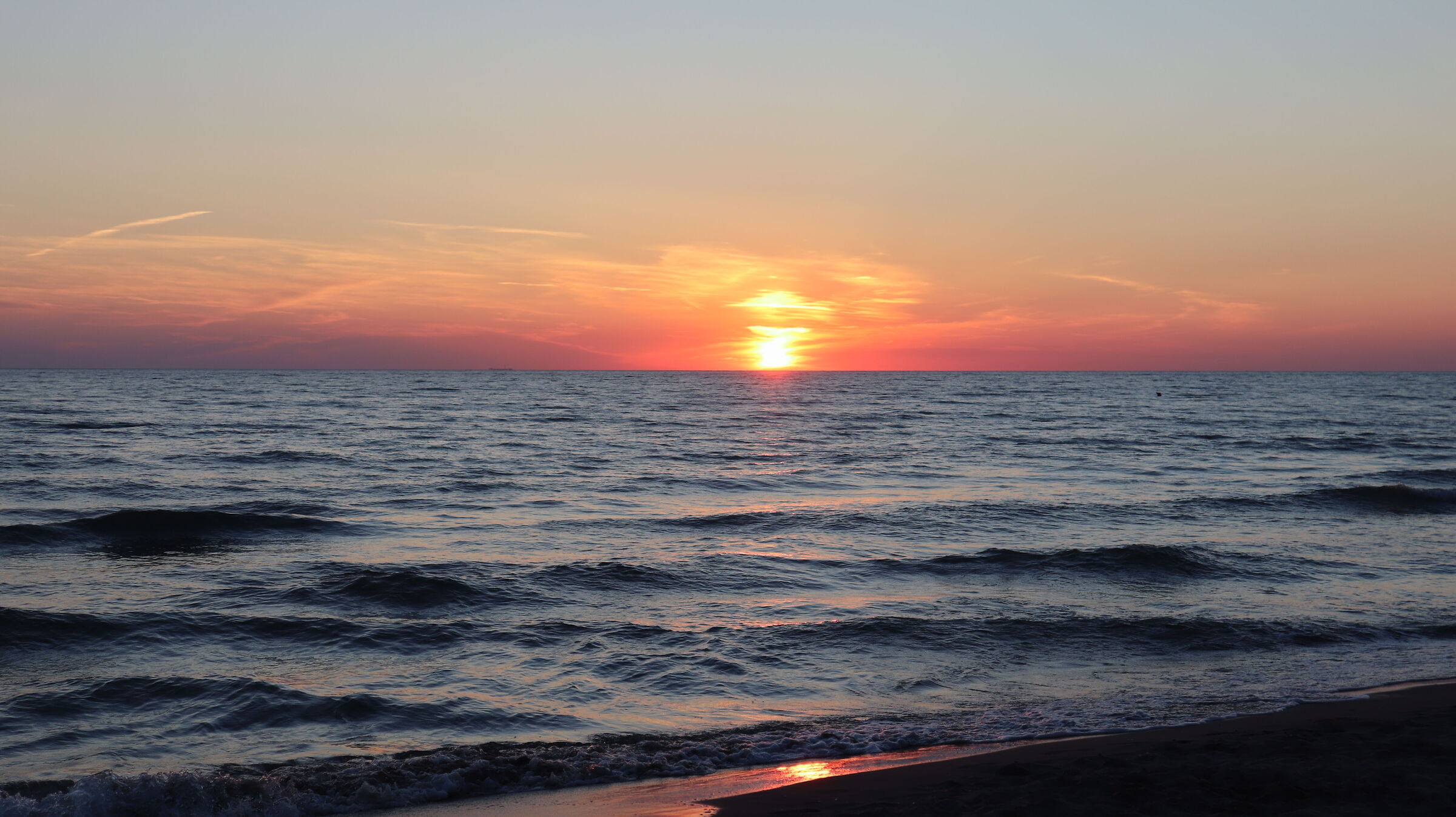 tramonto effetto spiaggia a pisa