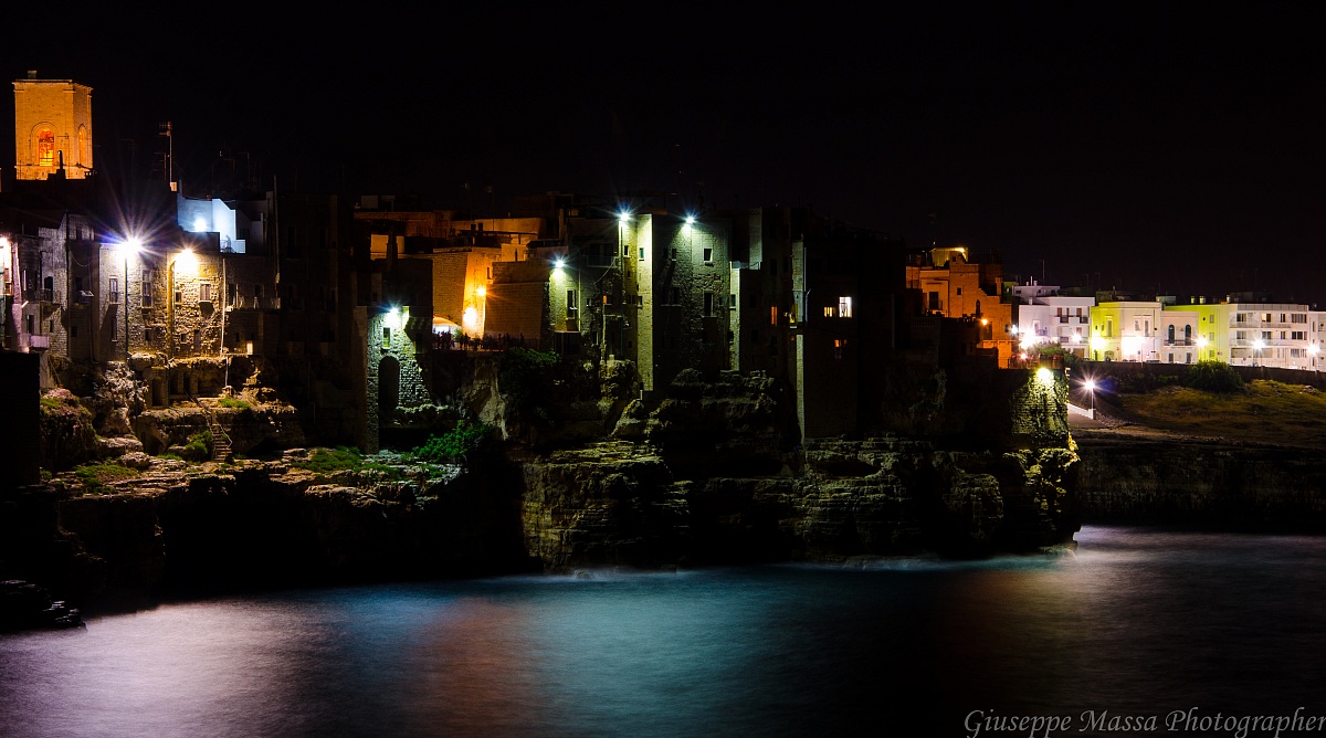 A view of Polignano a Mare .. at night!