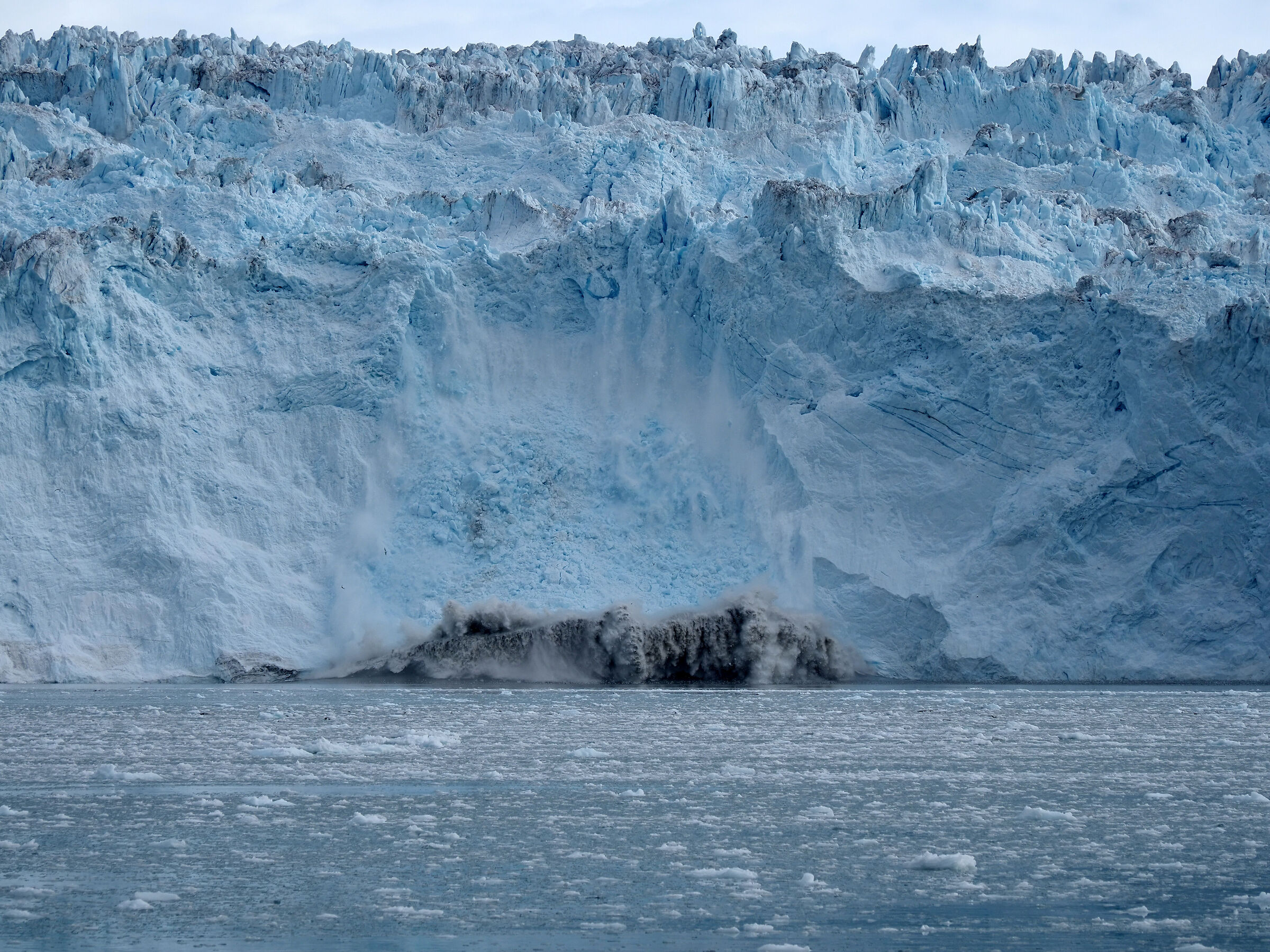 Eqip Sermia Glacier: onda dovuta al crollo della parete