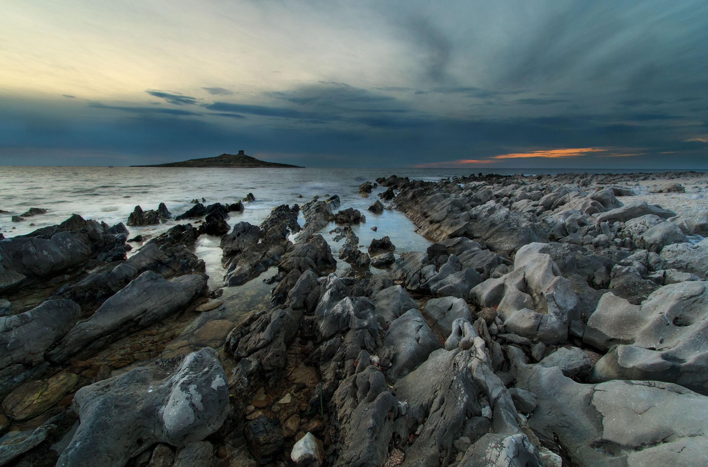 Un' isola dinanzi all' isola