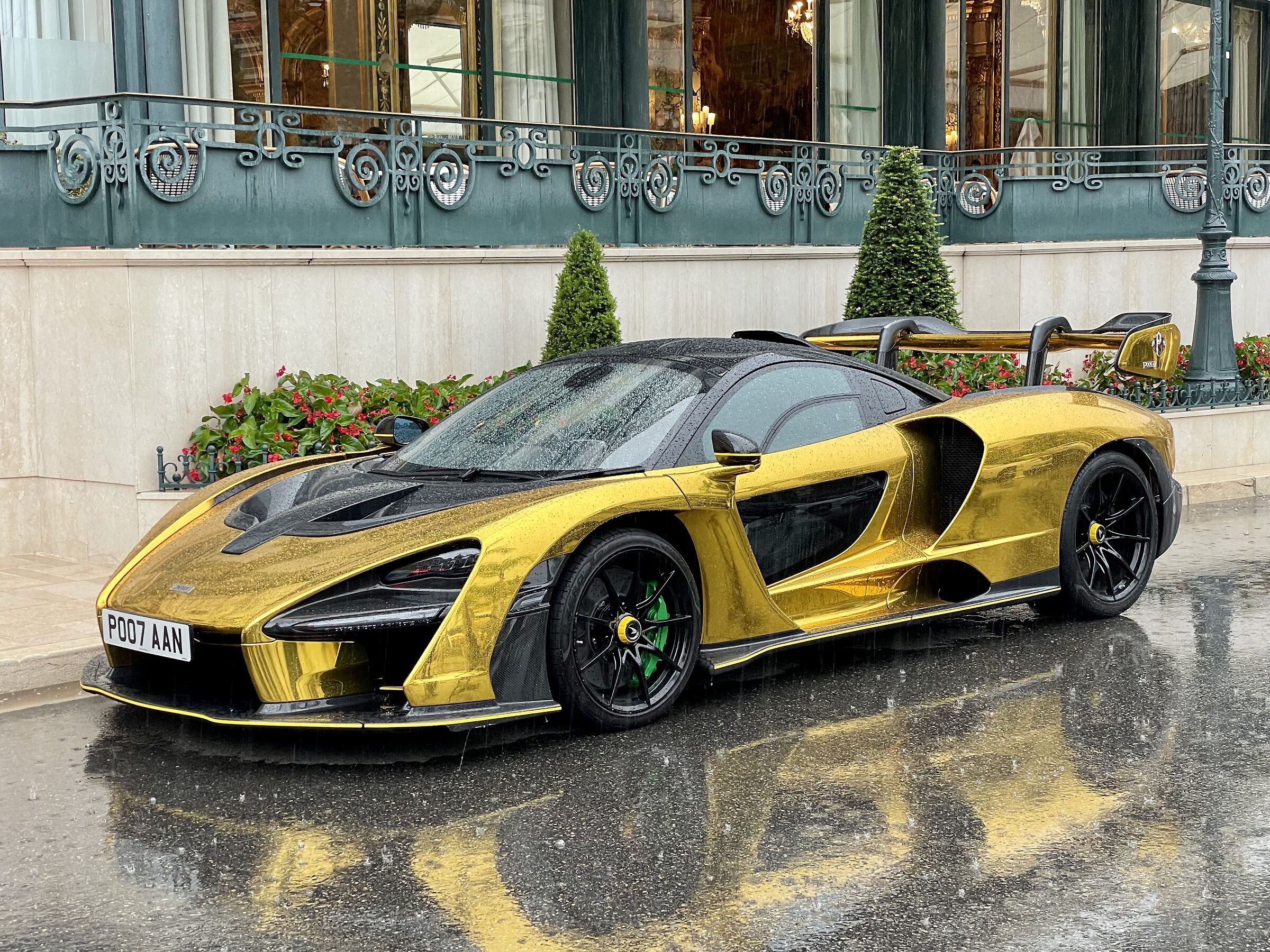 McLaren Senna Gold