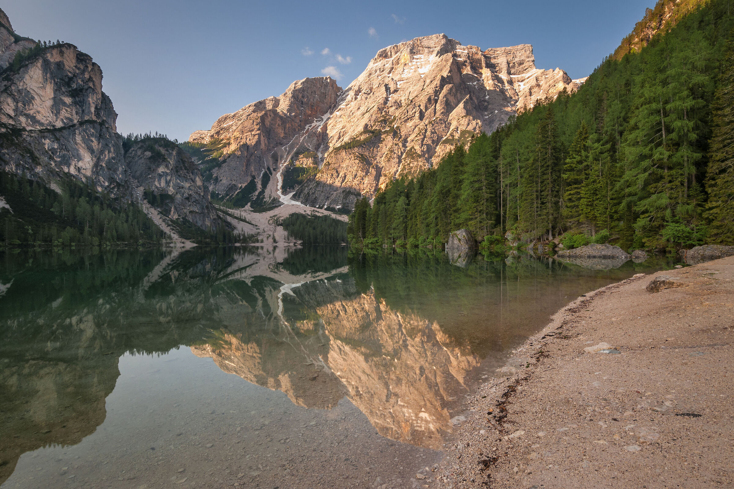 Croda del Becco, Lago di Braies