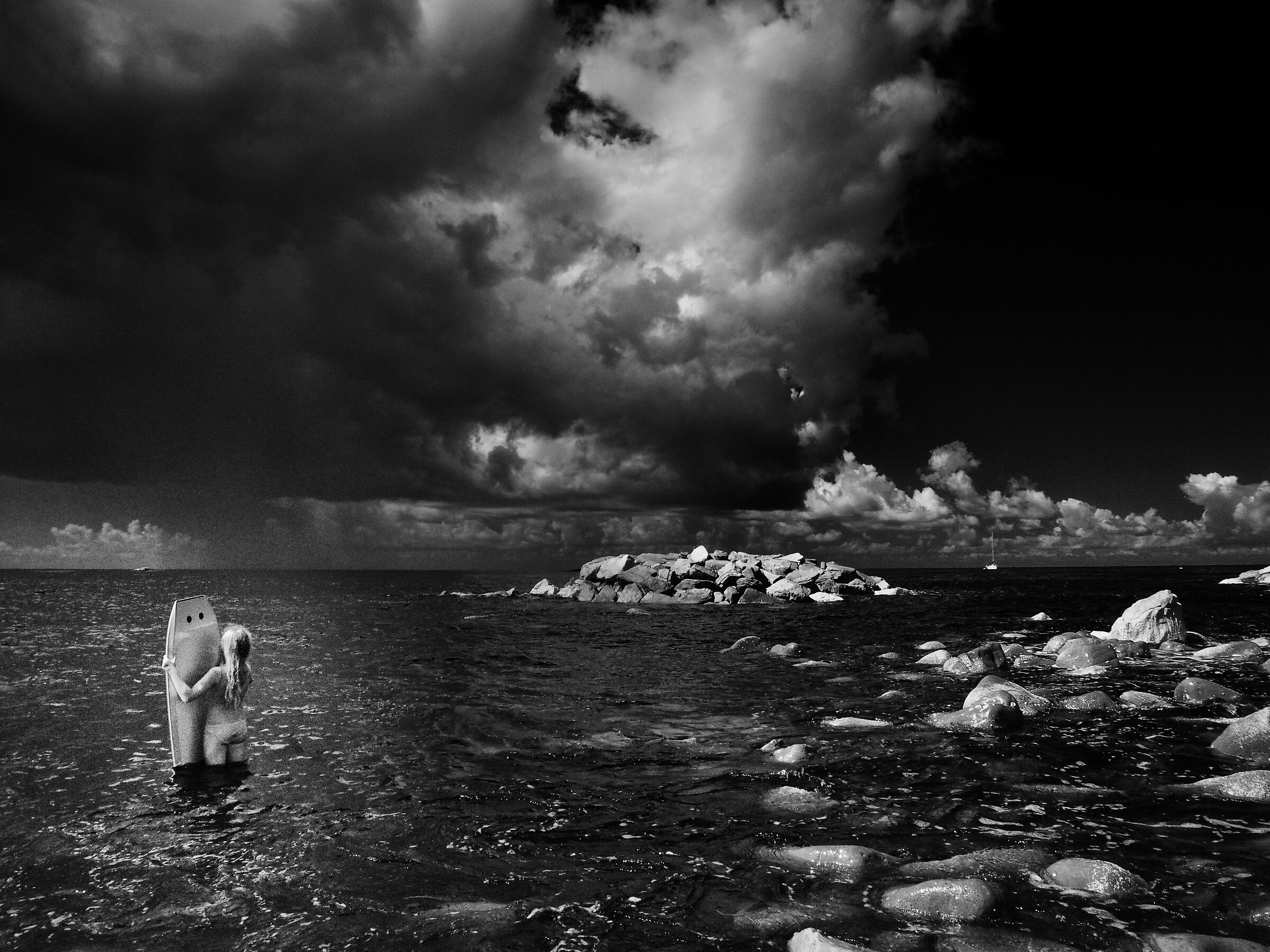 Bodyboard in the storm