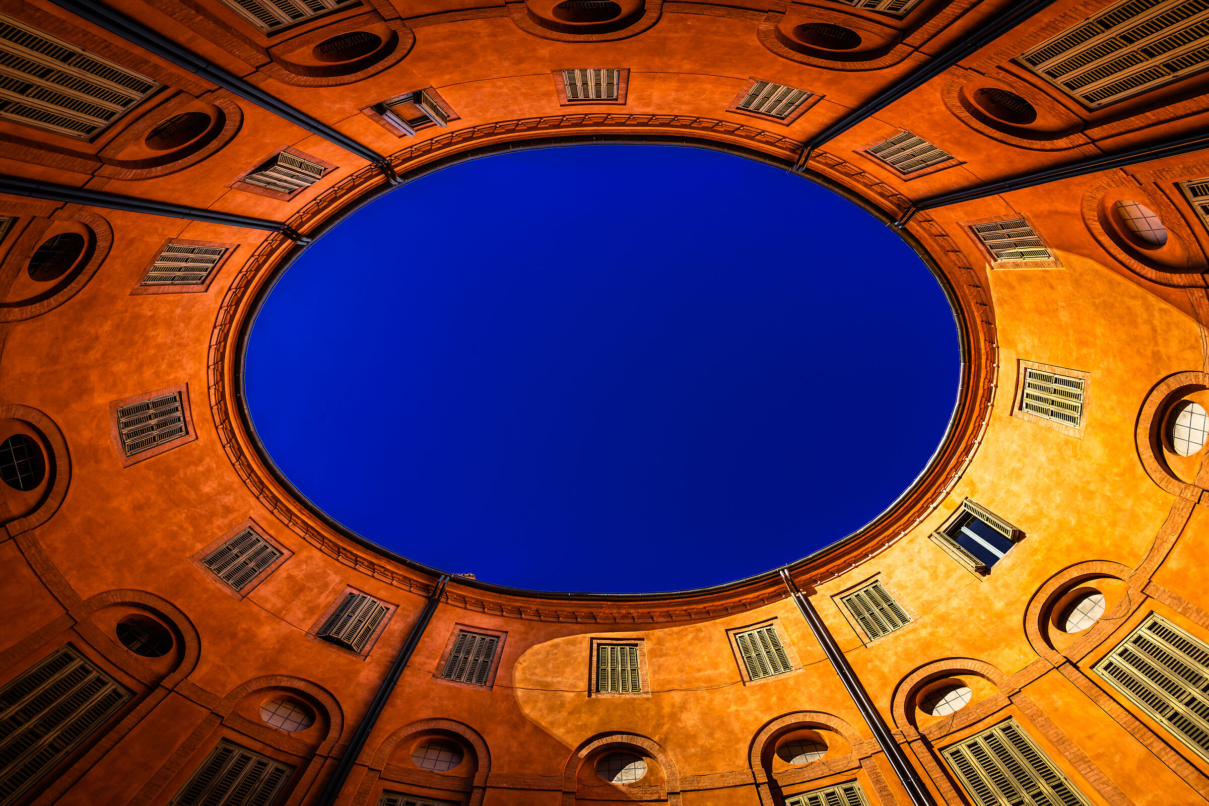 Ma il cielo è sempre più blu...