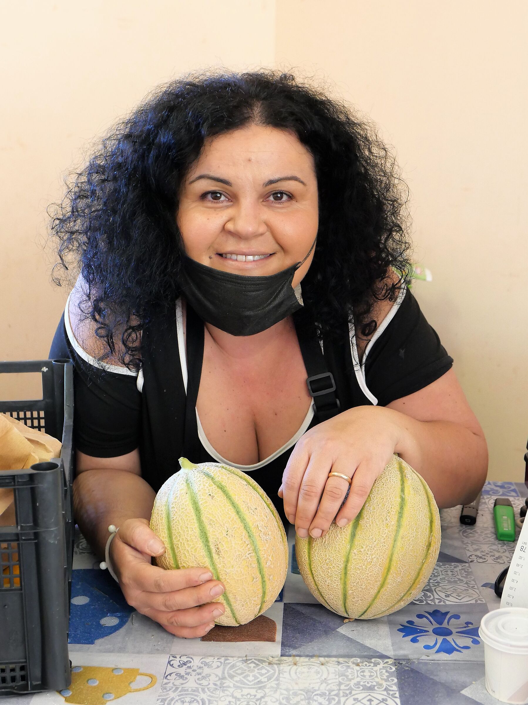 Mariella, sells me her melons!