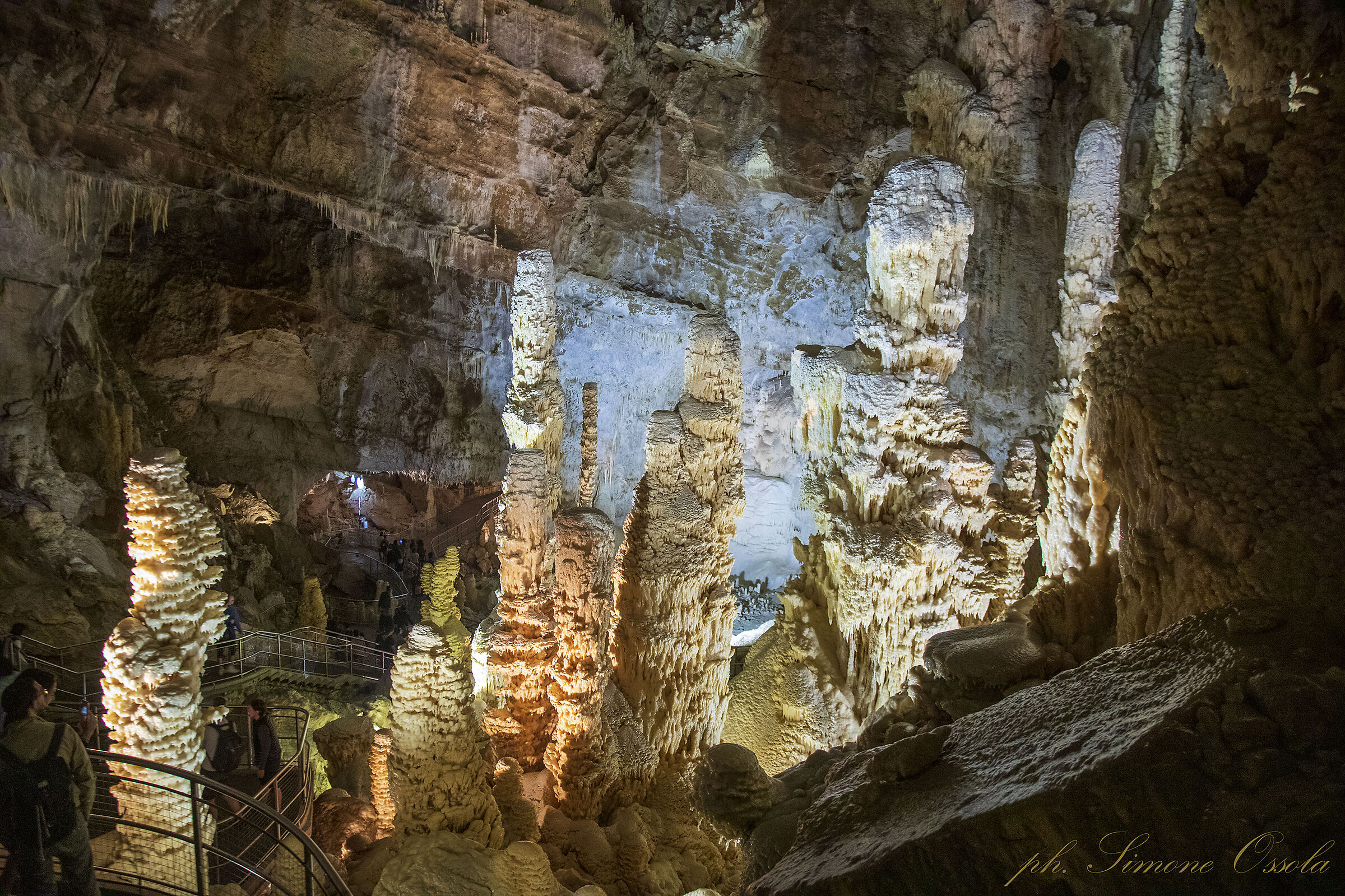Frasassi Caves 1