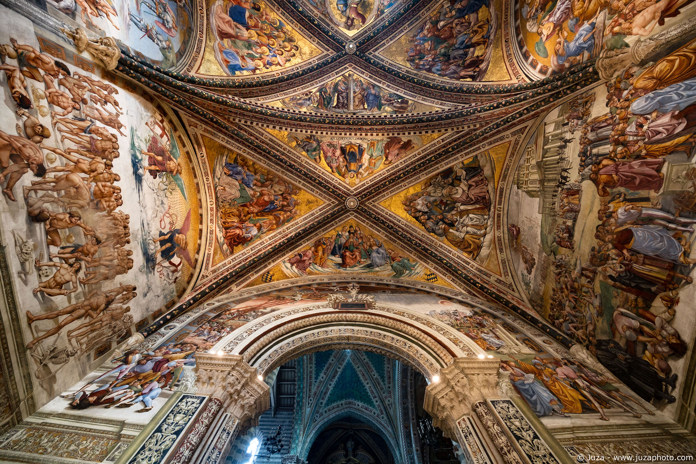 The wonderful frescoes of the cathedral of Orvieto