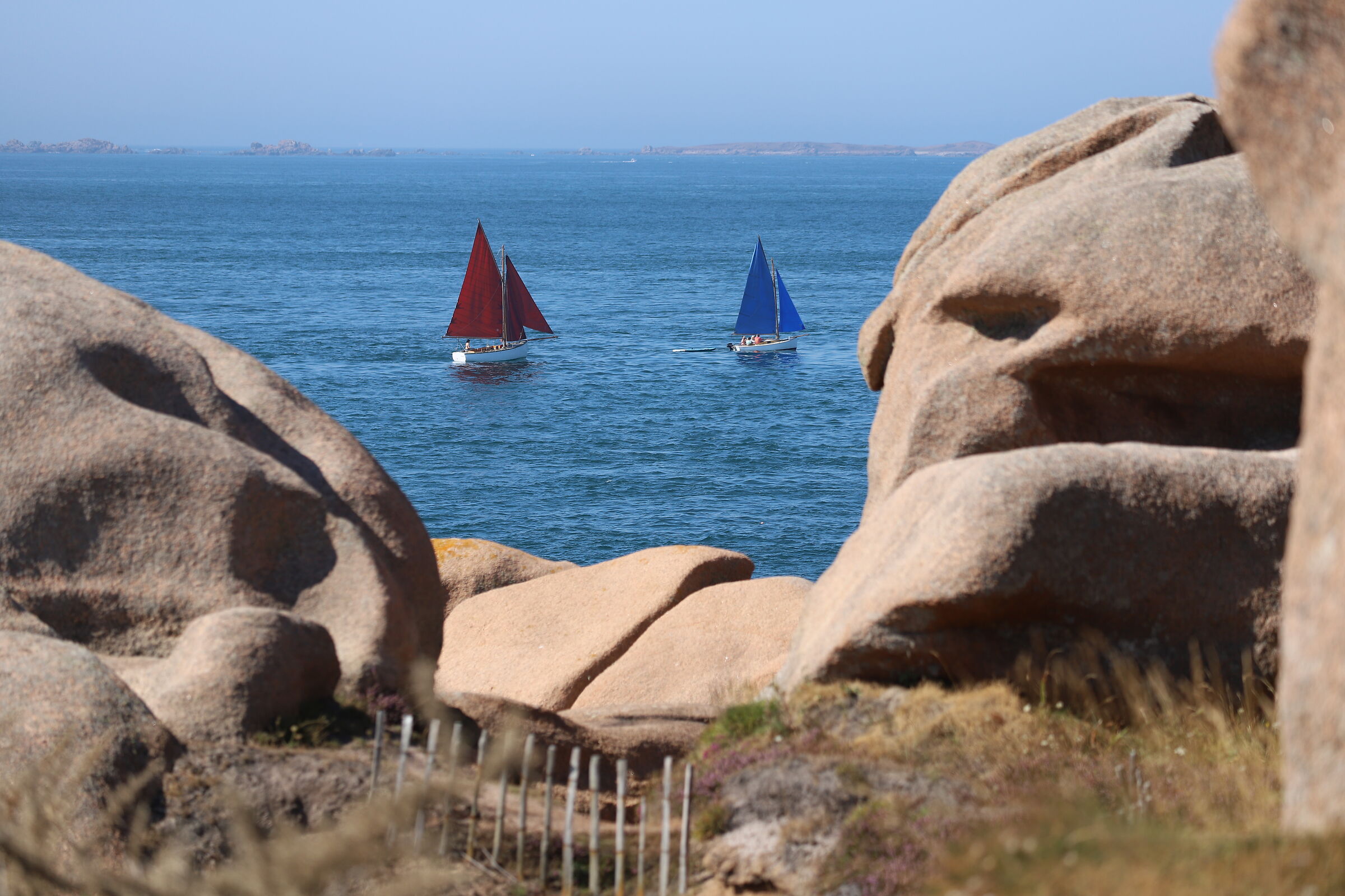 Costa di granito rosa: il rosso ed il blu