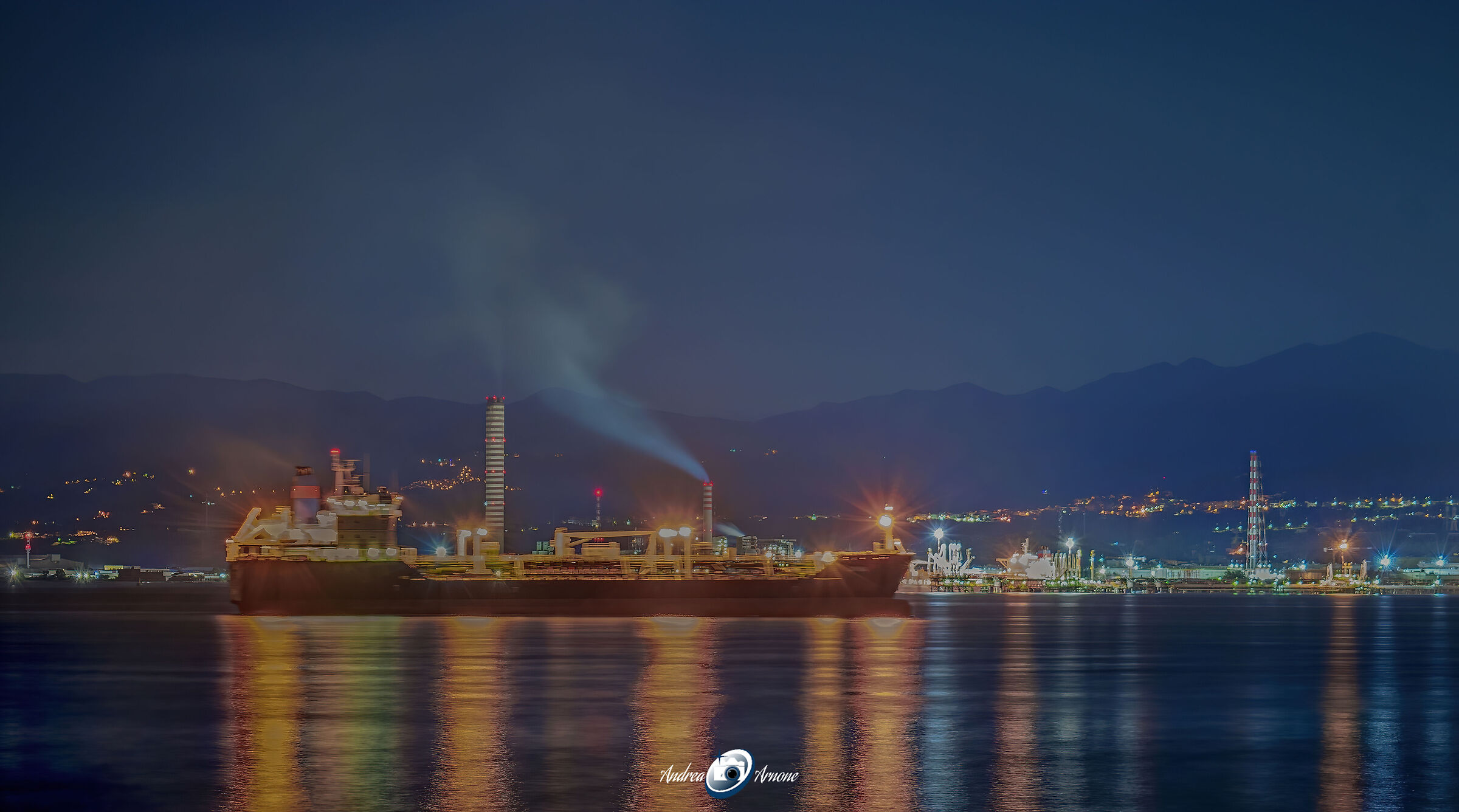 mano libera, porto di milazzo (me)