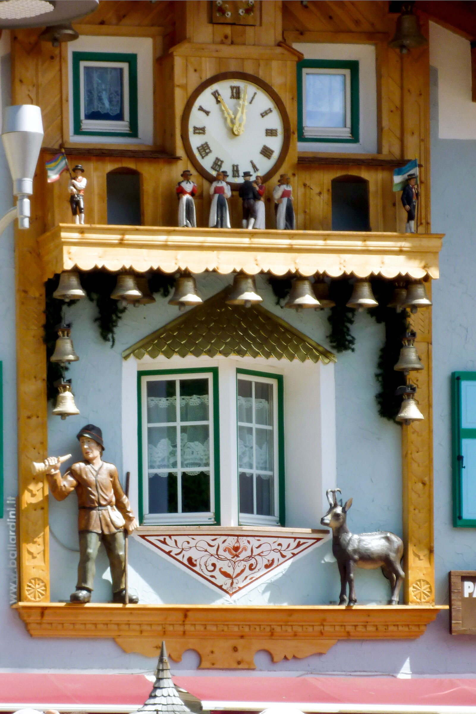 Canazei the clock with the dancers