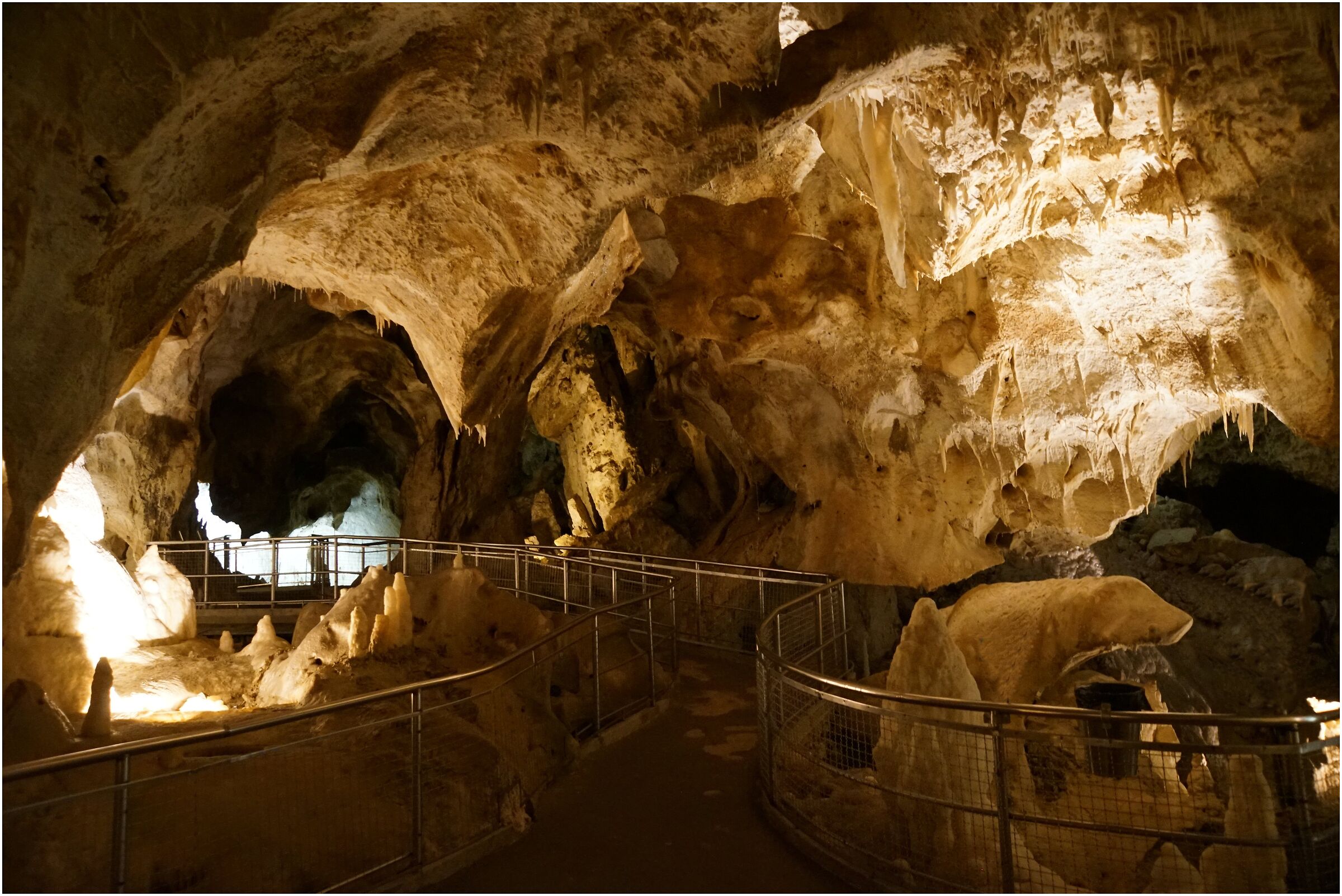 In the underworld of beauty (Frasassi Caves)