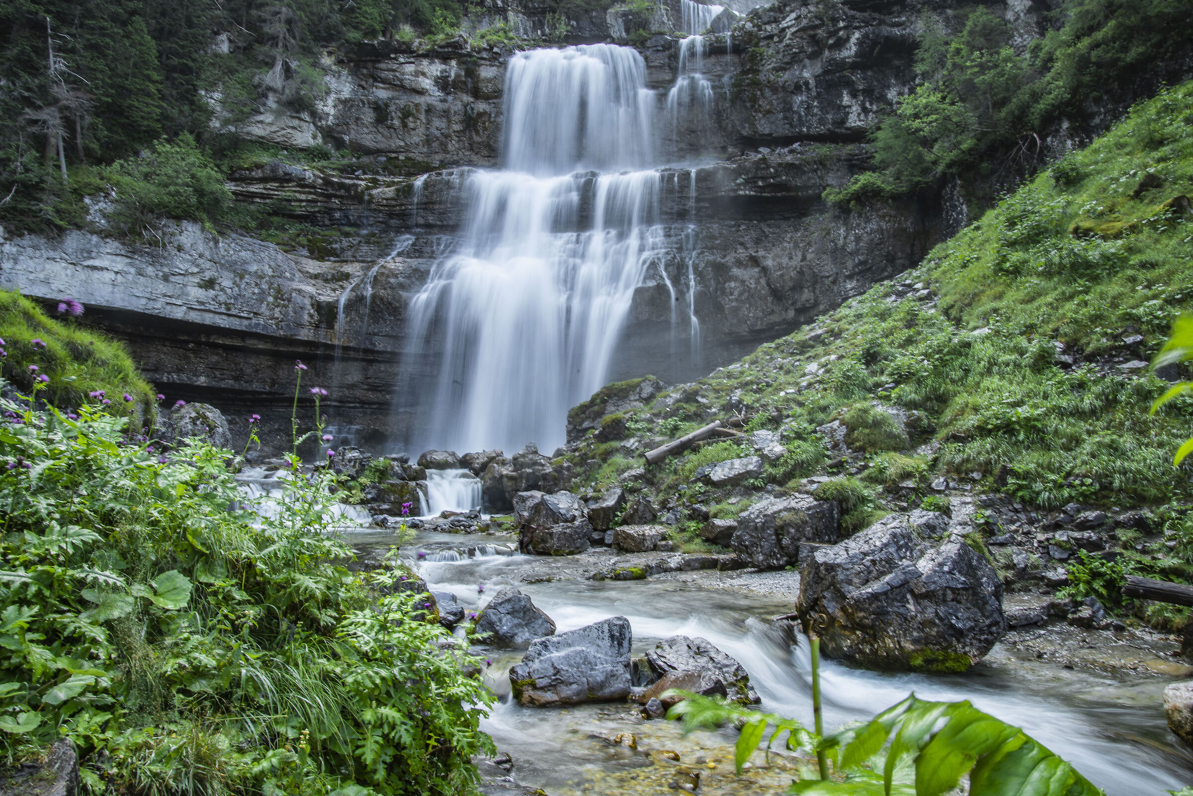 Vallesinella waterfalls