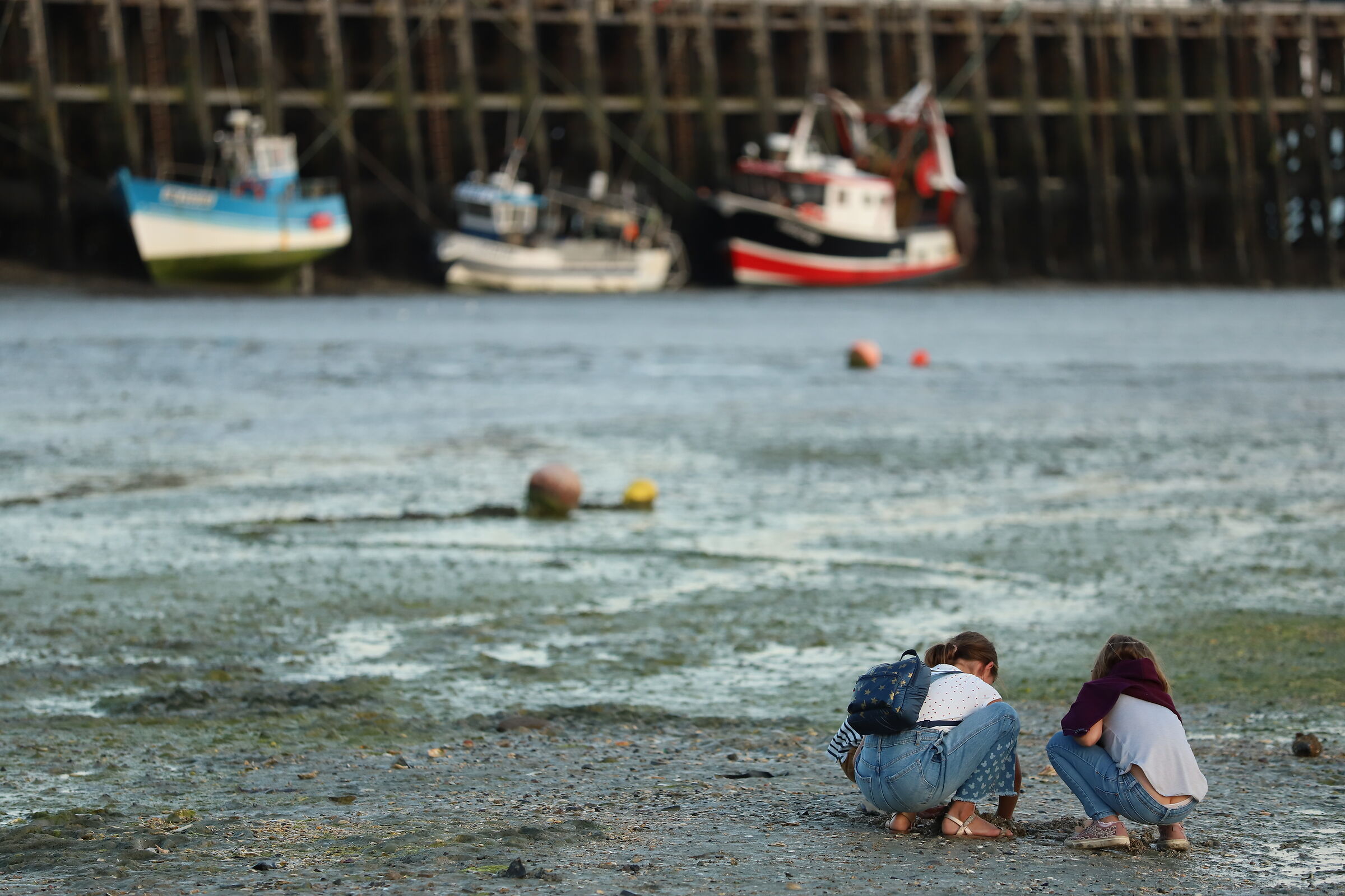 bambini nella baia di Cancale