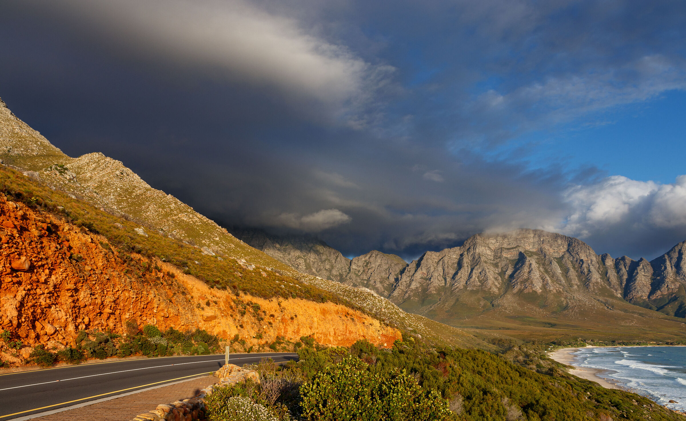 Gordons bay drive R44 (2022)