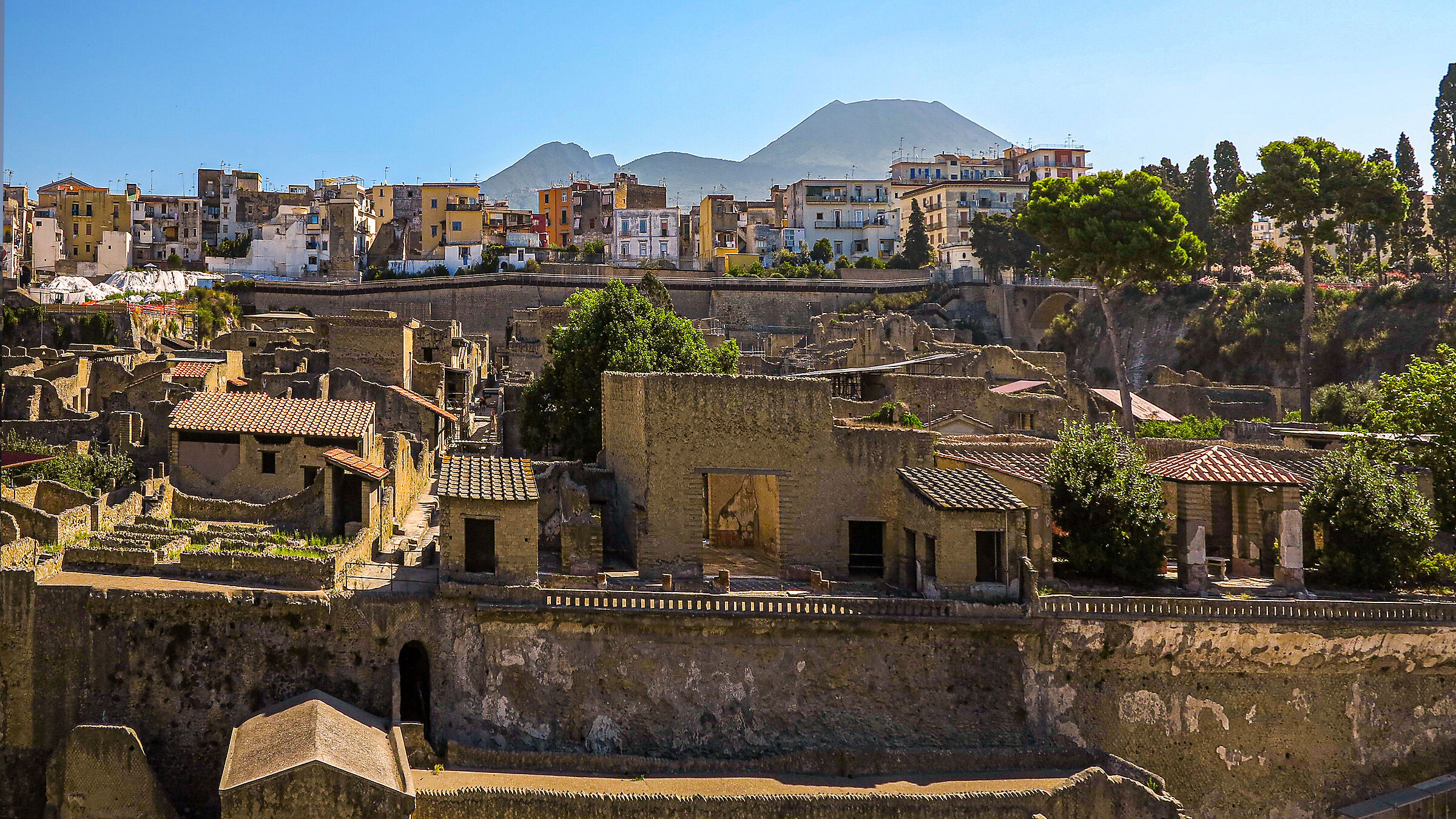 Ercolano : nuova, antica e Vesuvio
