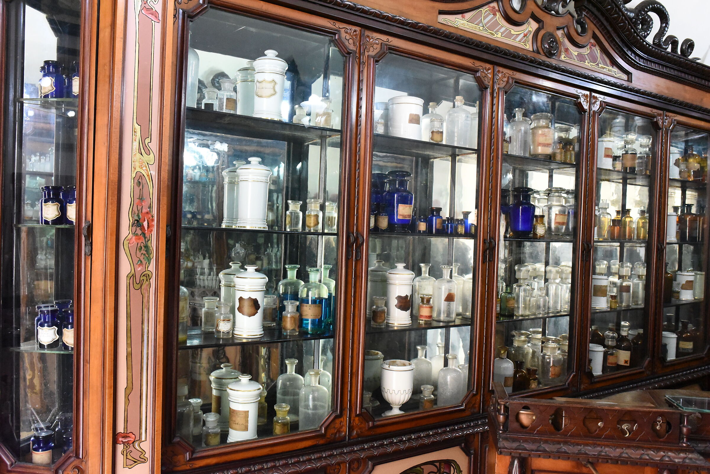 " ISO 12. 8 0 0 ", F. 6.7, 1/ 250- Nikon 28, 1.4 E ED