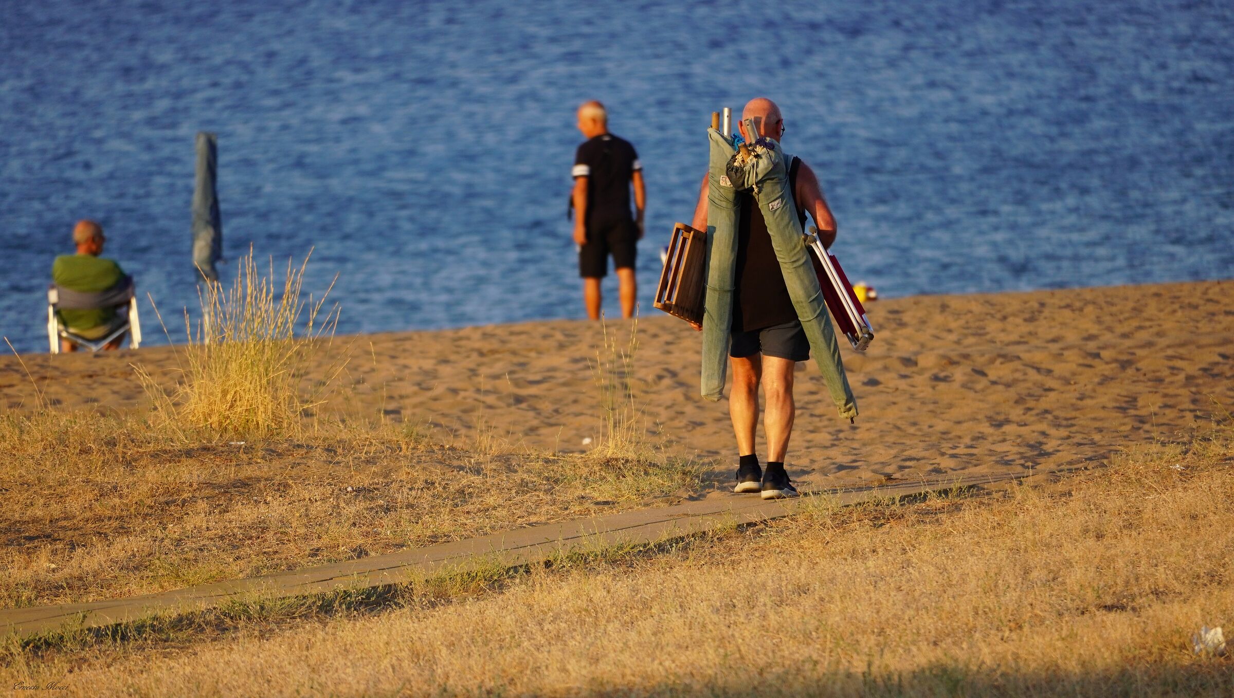 07:14 Early risers of the Beach