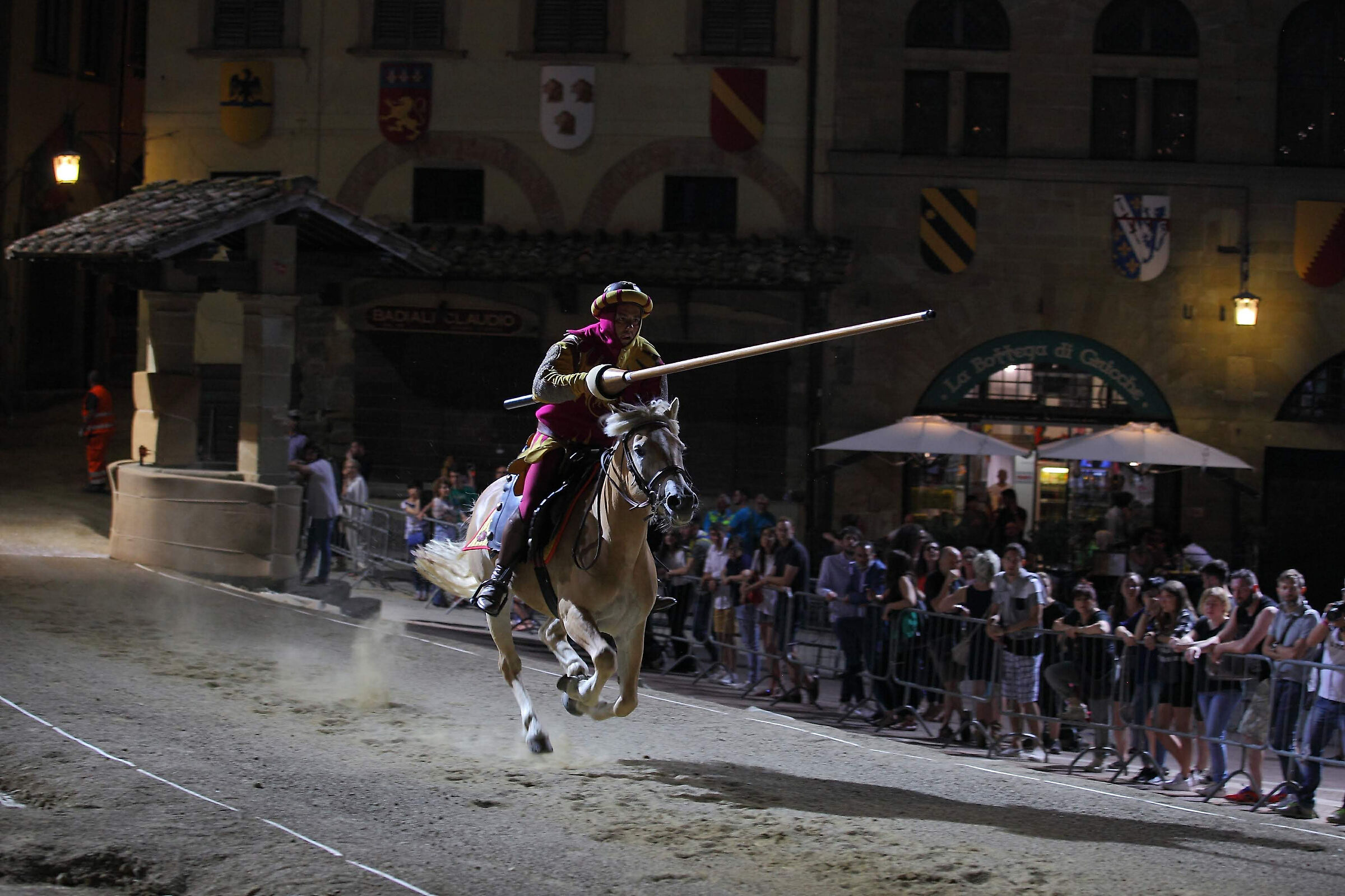 Il volo del cavaliere della Giostra del Saracino