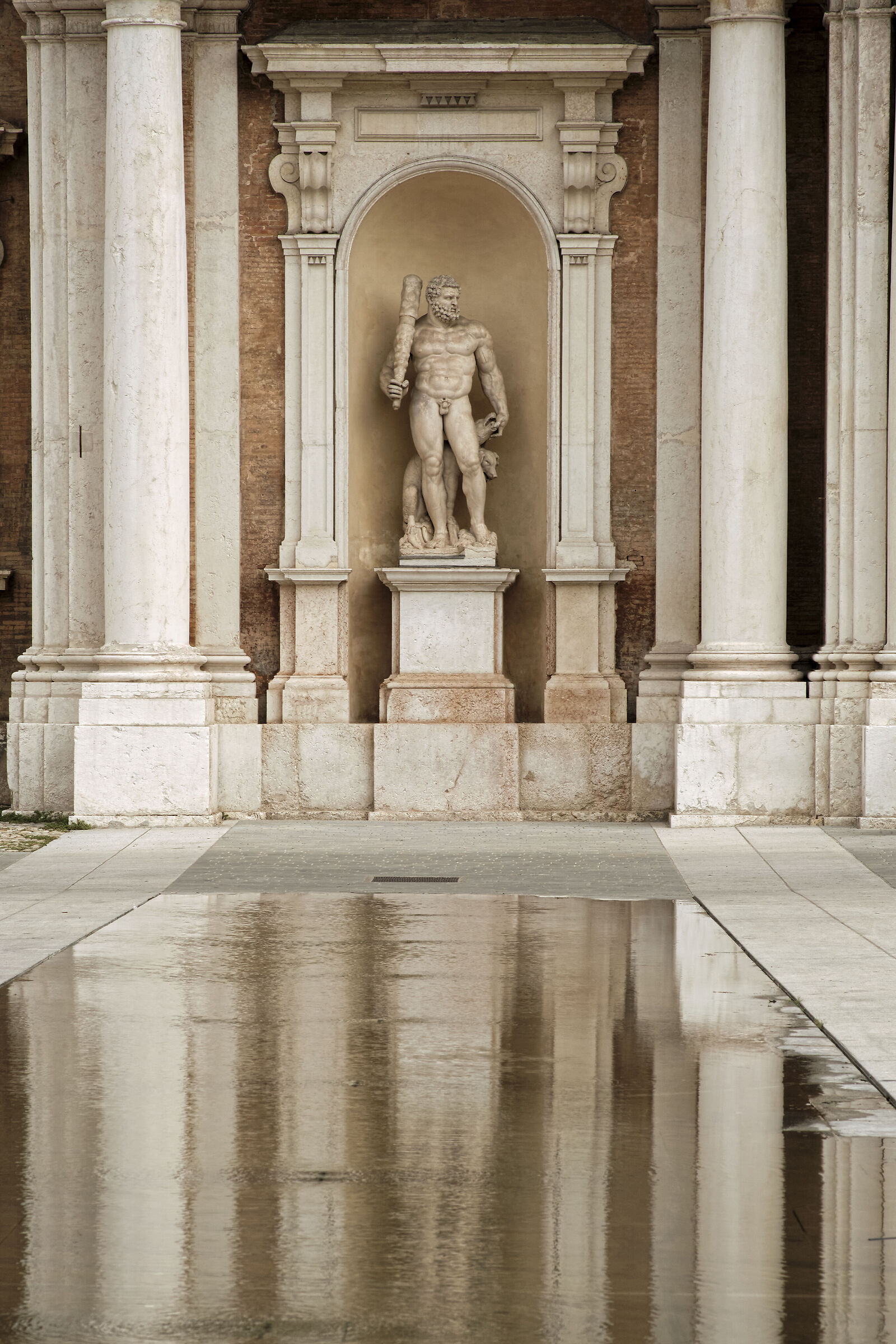 Hercules on the shore