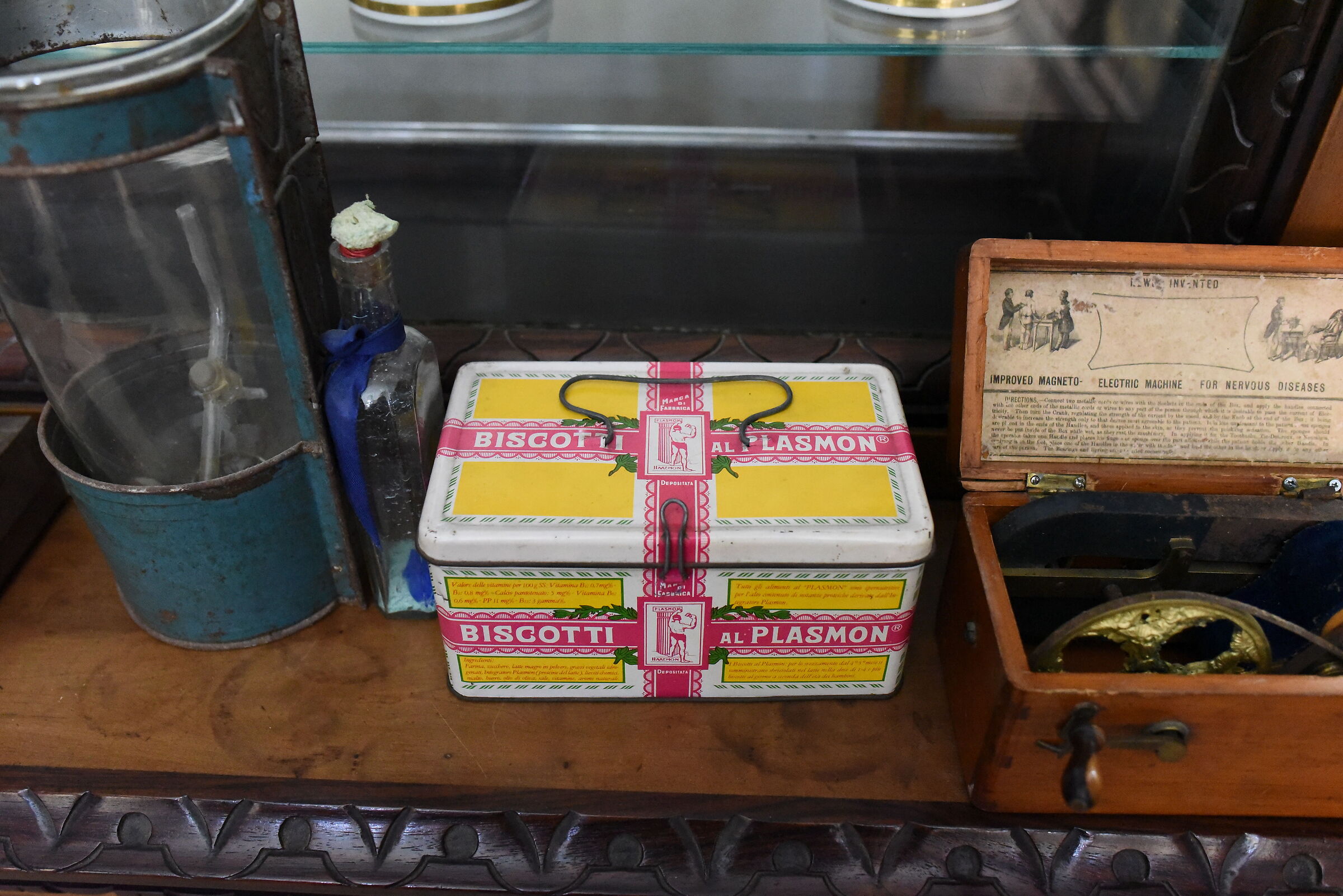 " ISO 12. 8 0 0 ", F. 4, 1/ 250- Nikon 28, 1.4 E ED