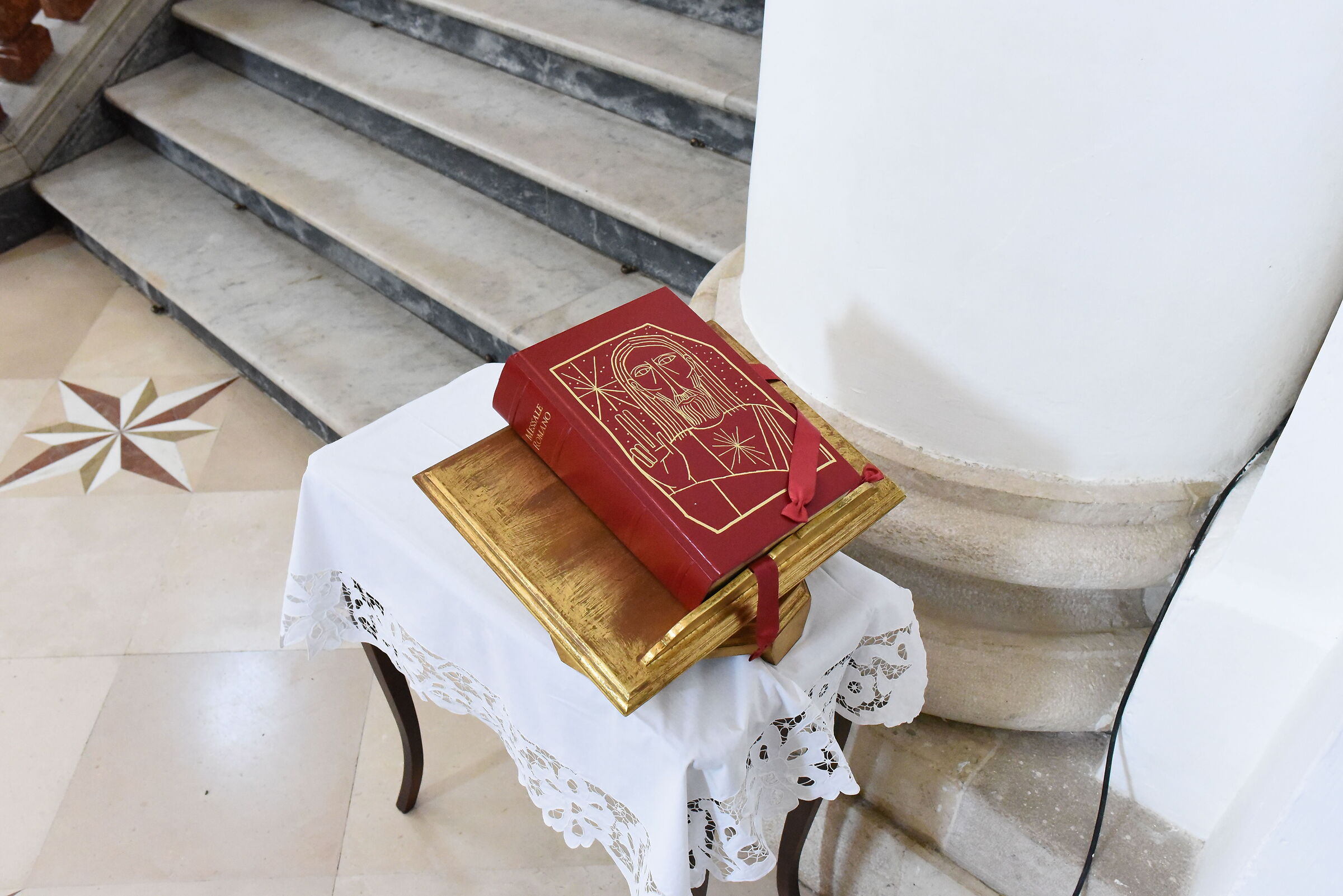 " ISO 12. 8 0 0 ", F. 8, 1/ 250- Nikon 28, 1.4 E ED