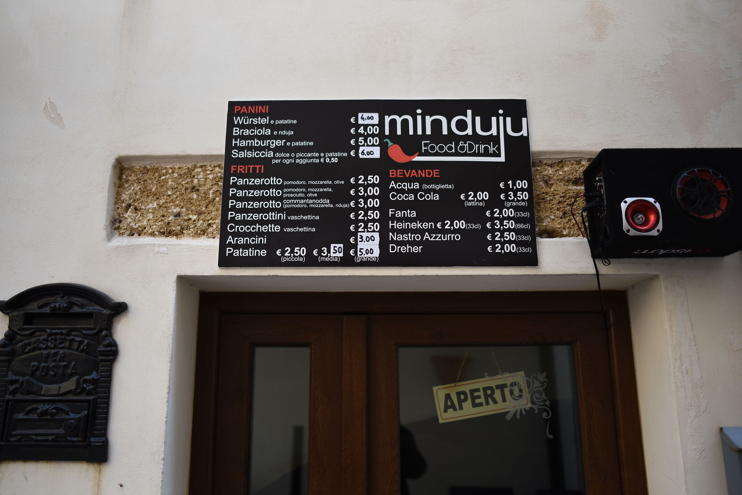 " F. 1.8 ", 1/ 4.0 0 0, ISO 500- Nikon 28, 1.4 E ED