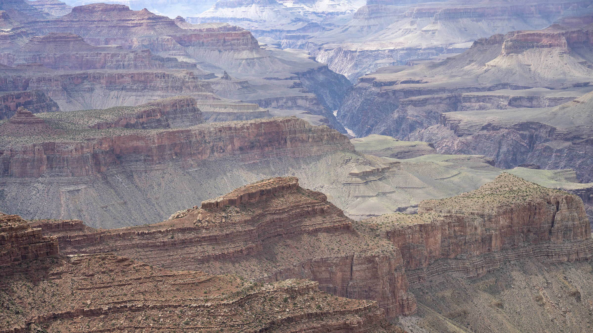 the wonderful colors of the Grand Canyon