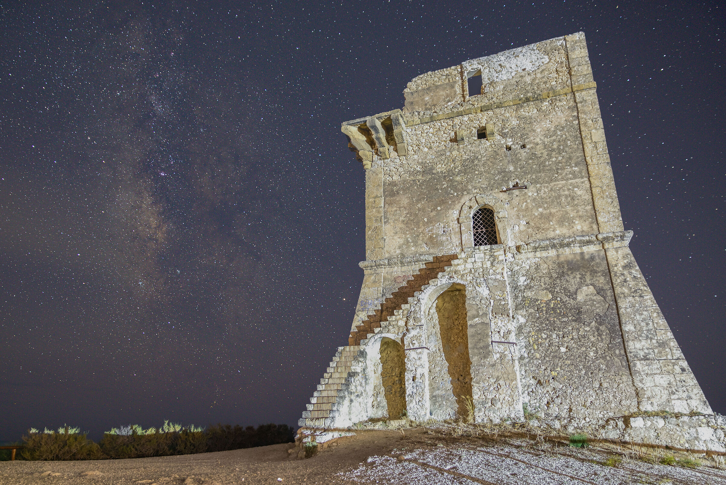 La Via Lattea e la torre di avvistamento costiera