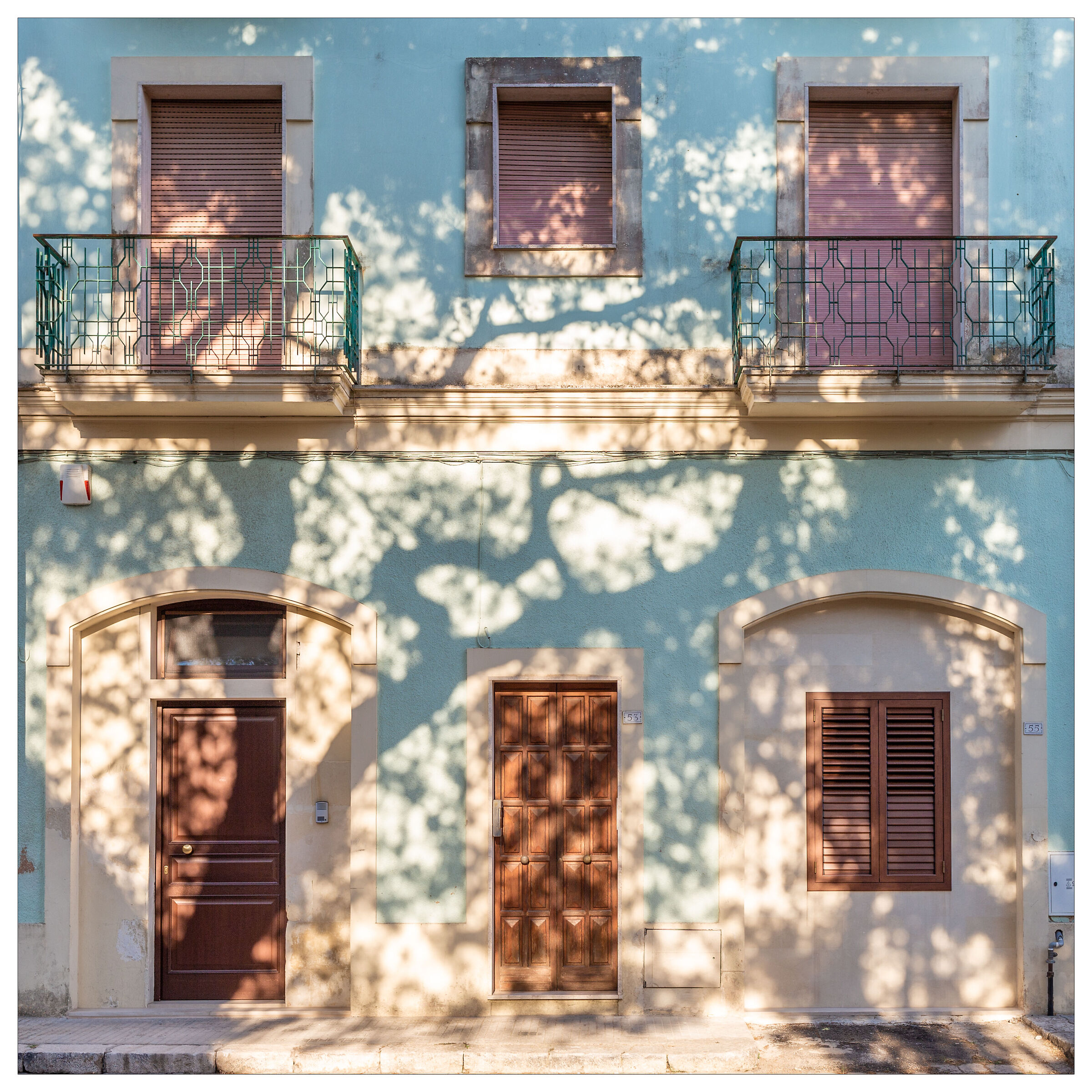 The shape of the shadow