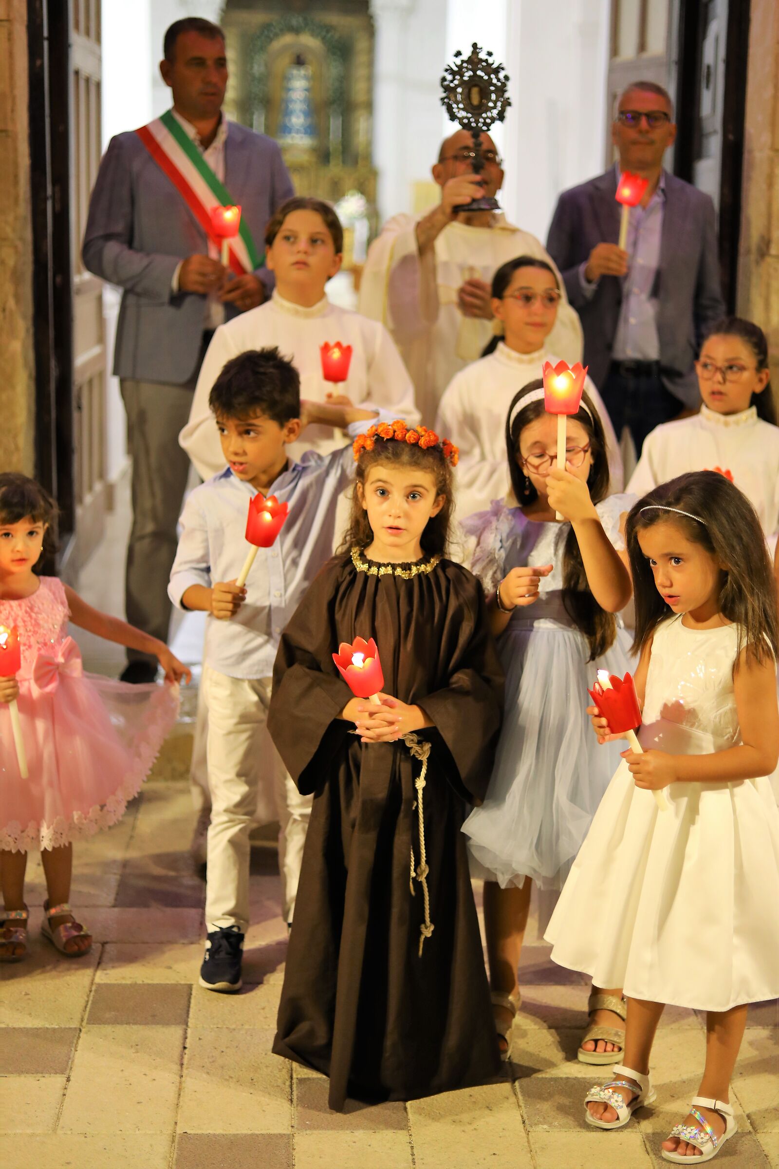 Festeggiamenti Santa Rosalia nella bellezza dei bambini