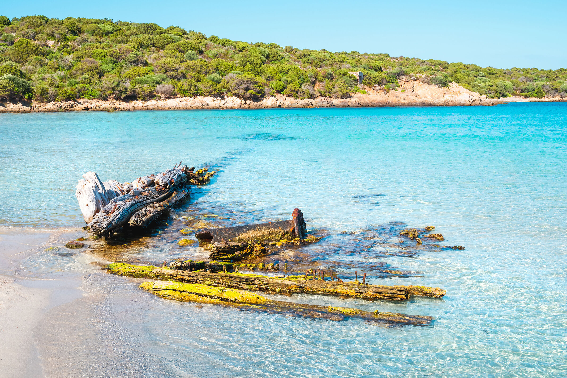 Ciò che resta del Motoveliero Trebbo - Caprera