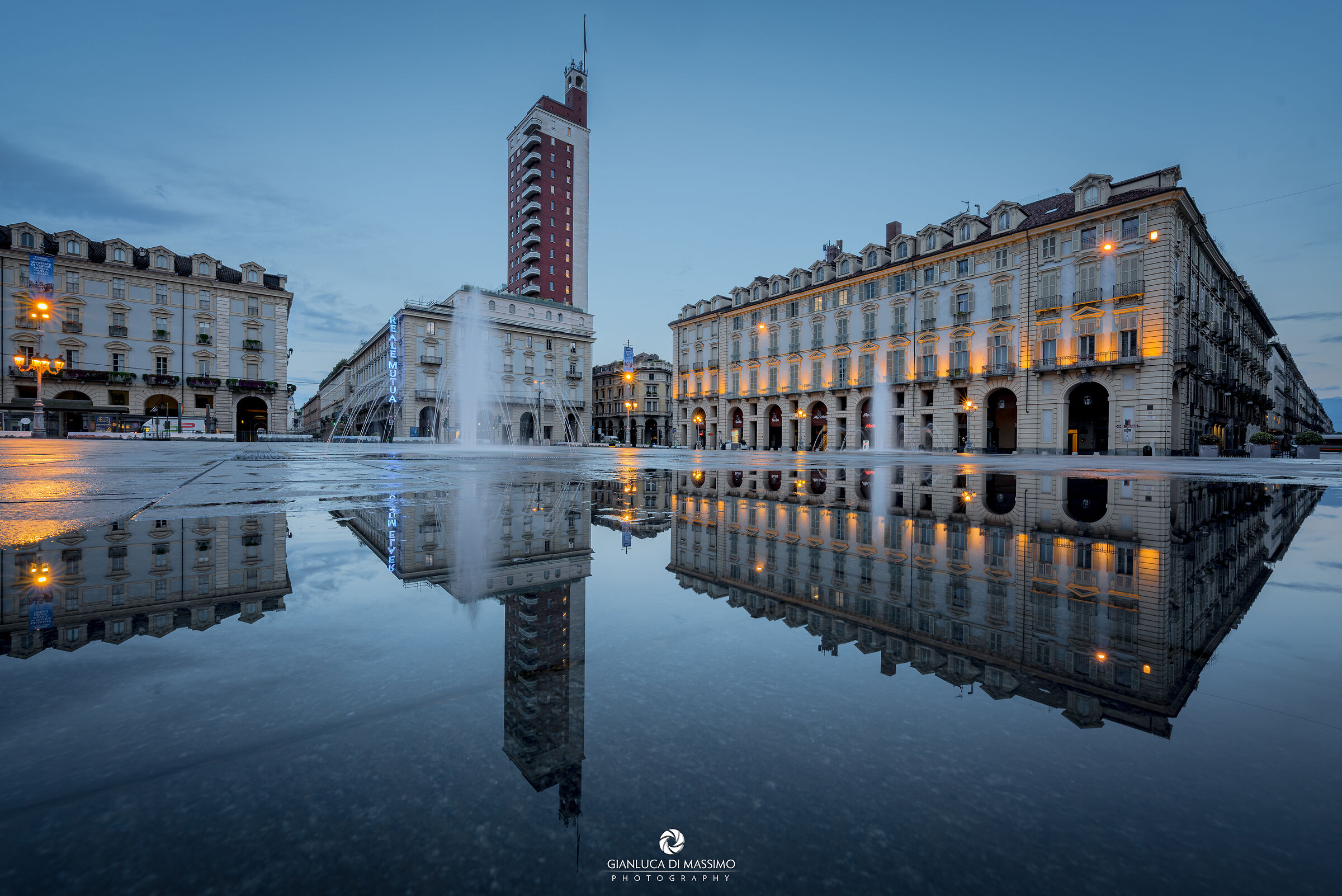 Piazza Castello, Upside Down