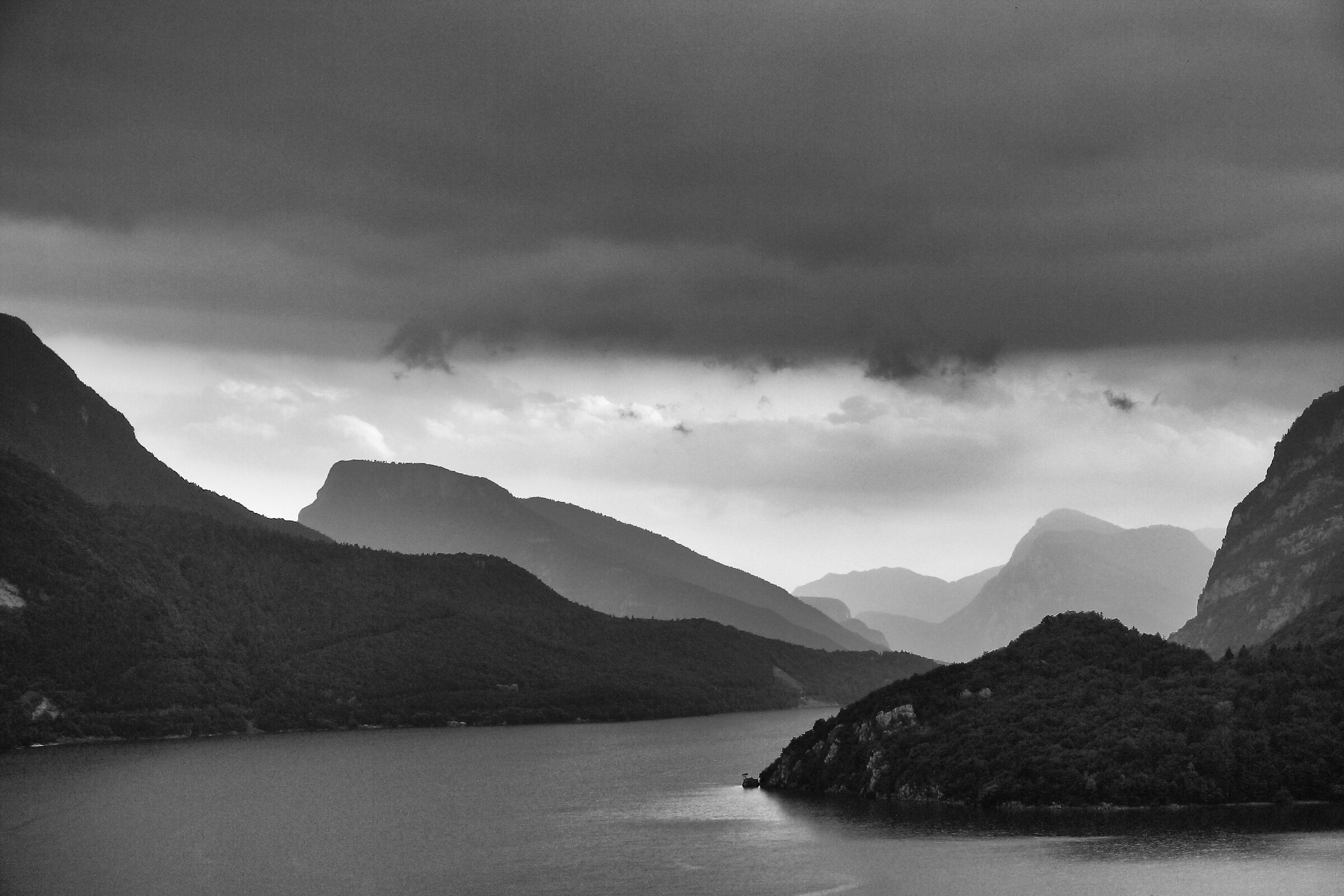 Lago di Molveno bw