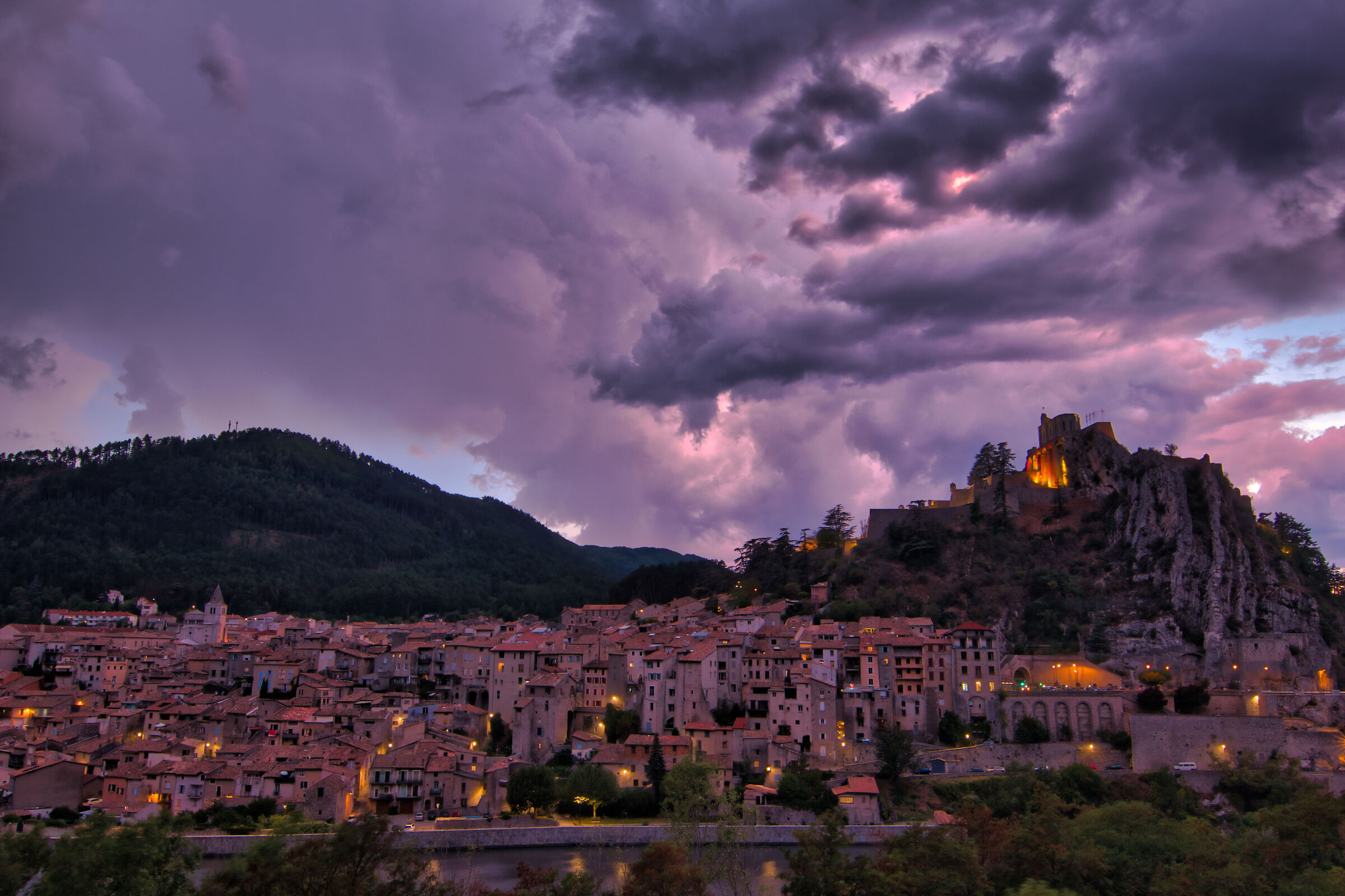 l' Ingresso Degli Inferi - Sisteron - Francia