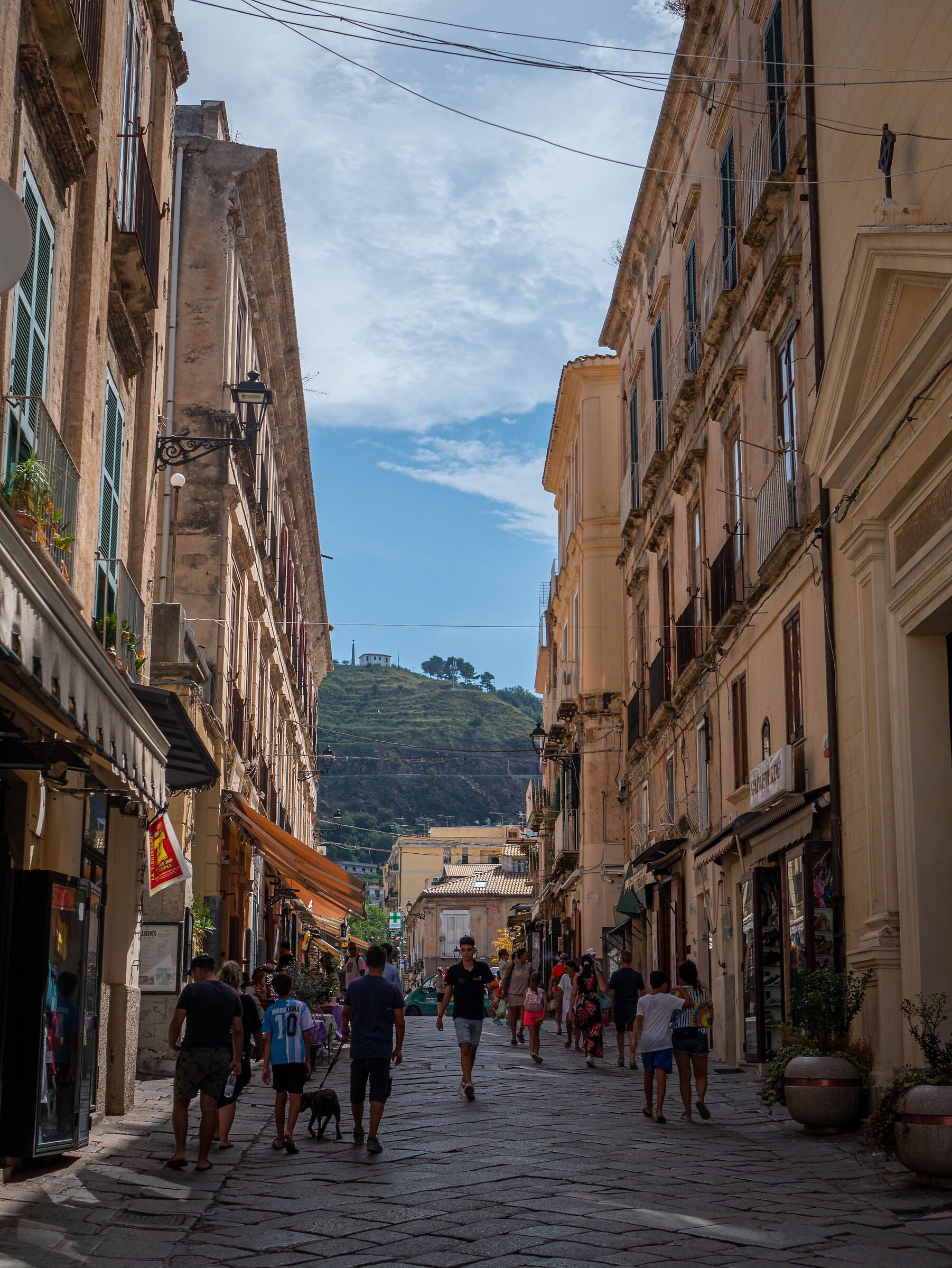 Course of tropea from below
