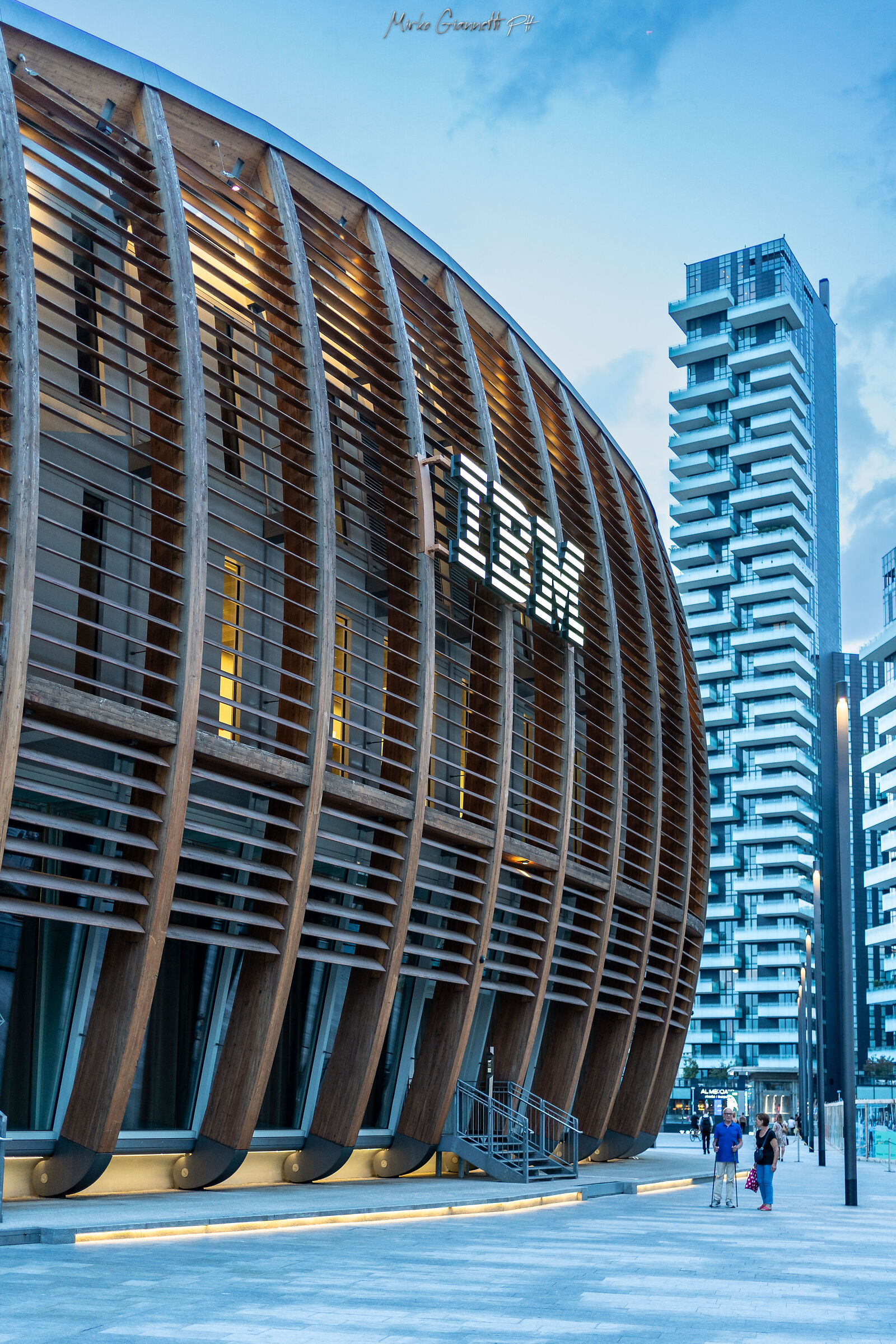 piazza Gae Aulenti Milano