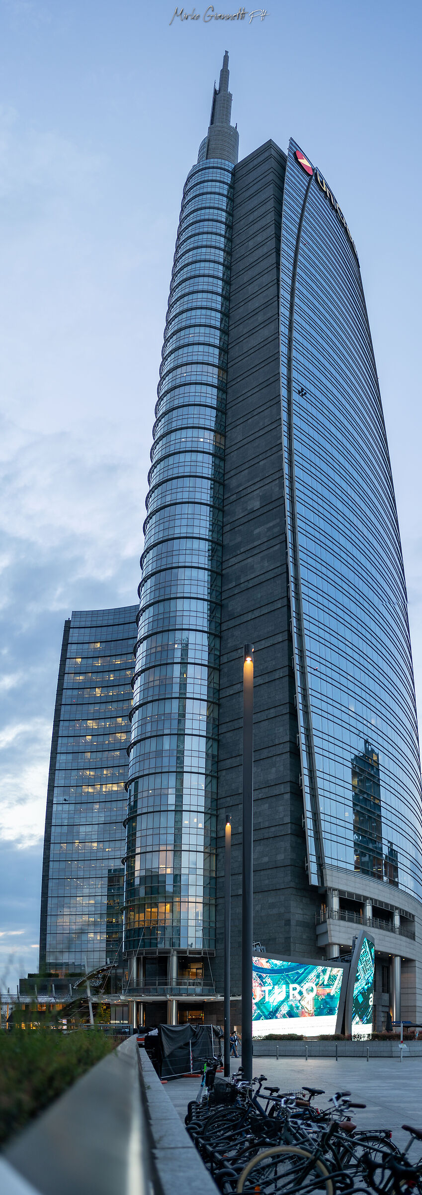 piazza Gae Aulenti Milano