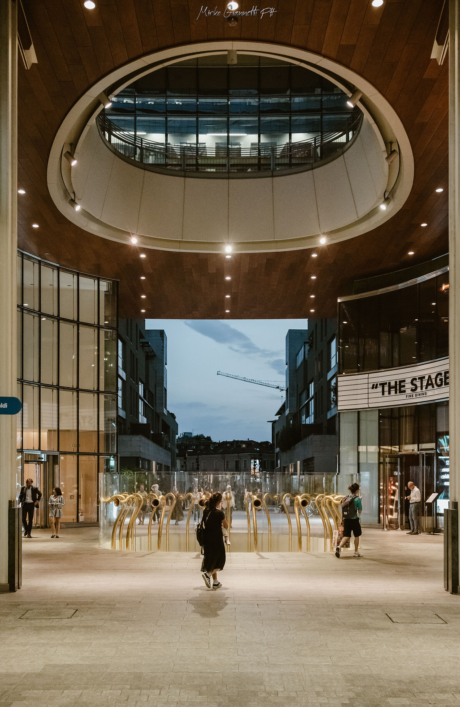 piazza Gae Aulenti Milano