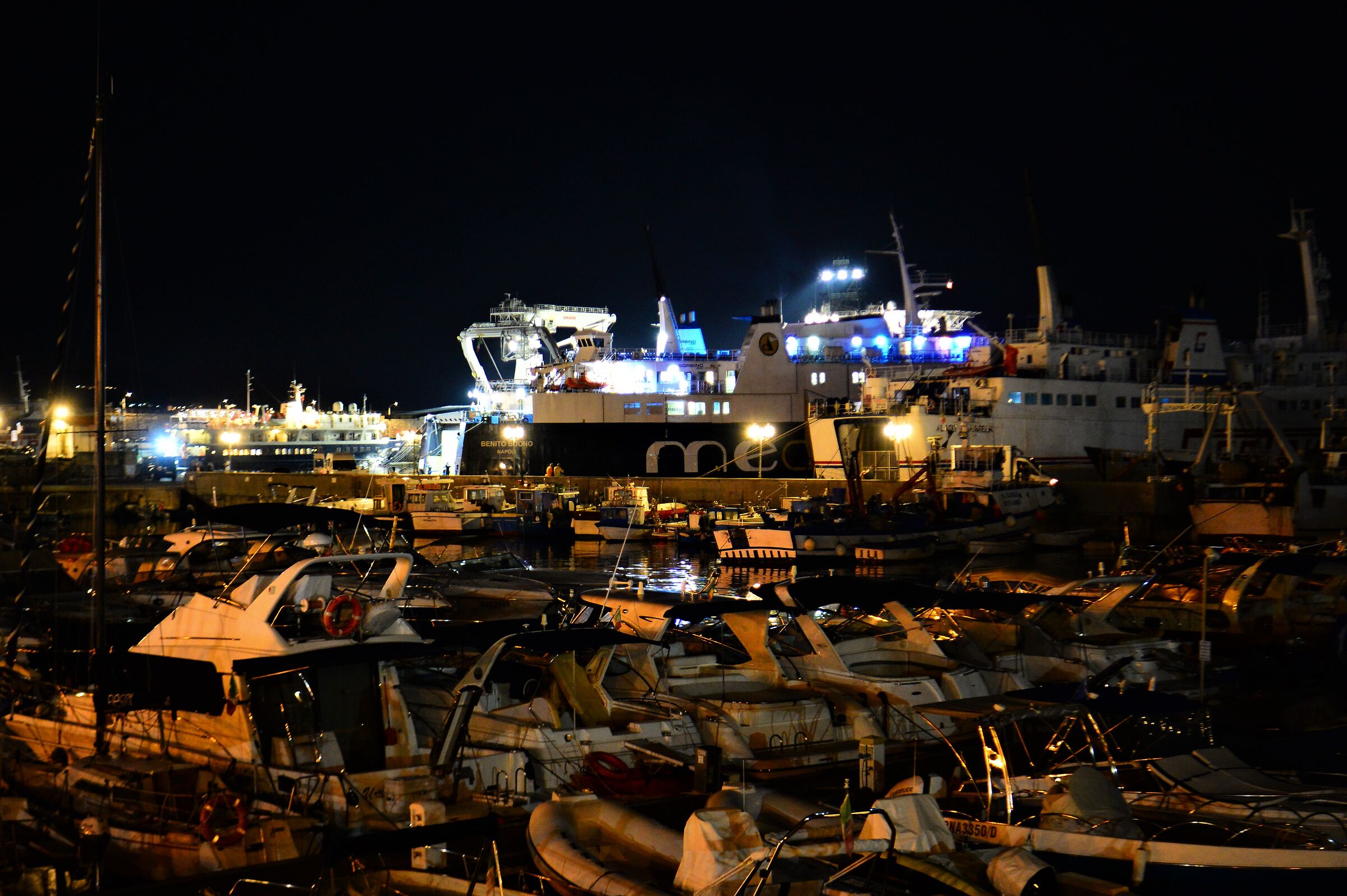 Pozzuoli - una "casbah" di barche!