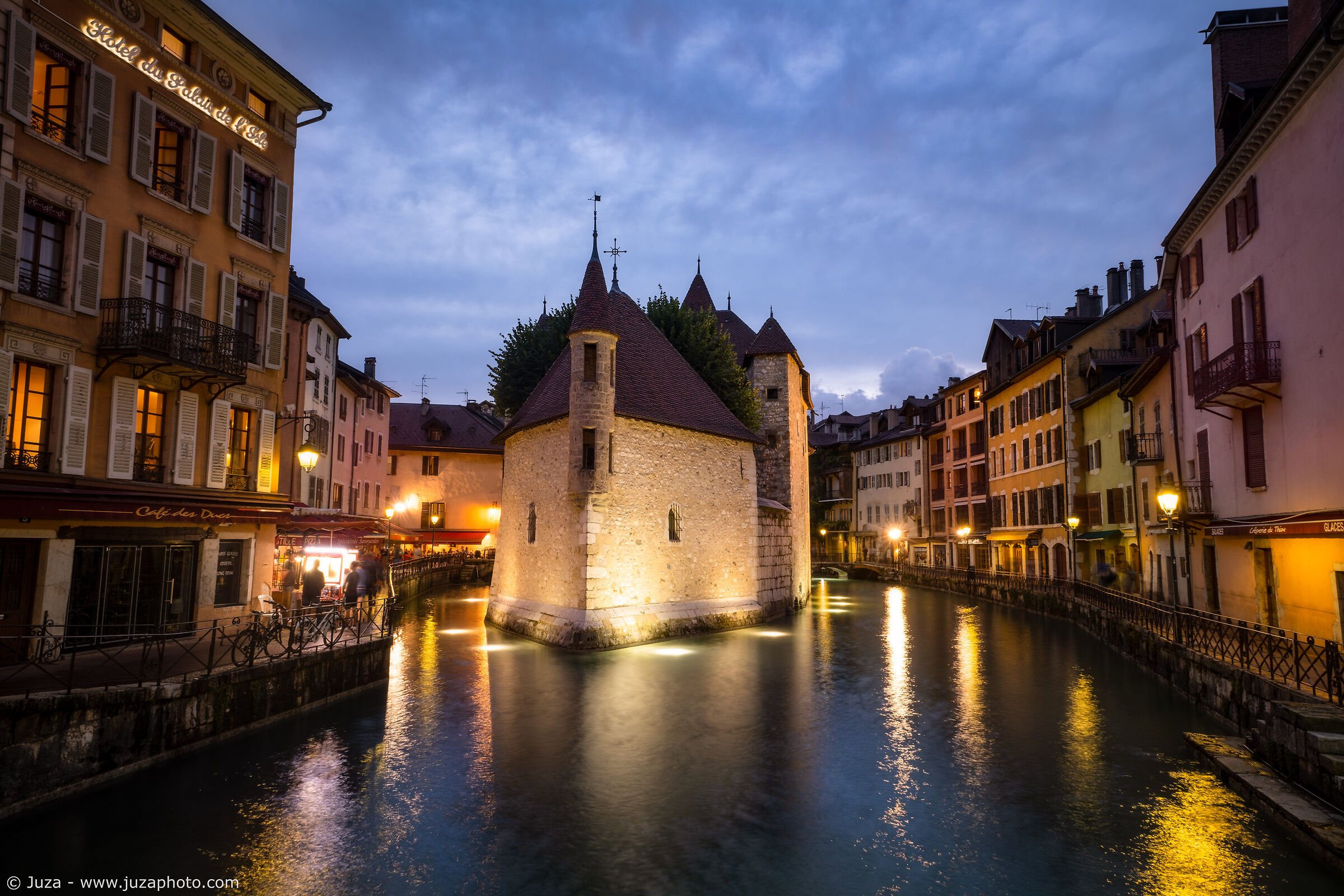 Annecy, l'ora blu