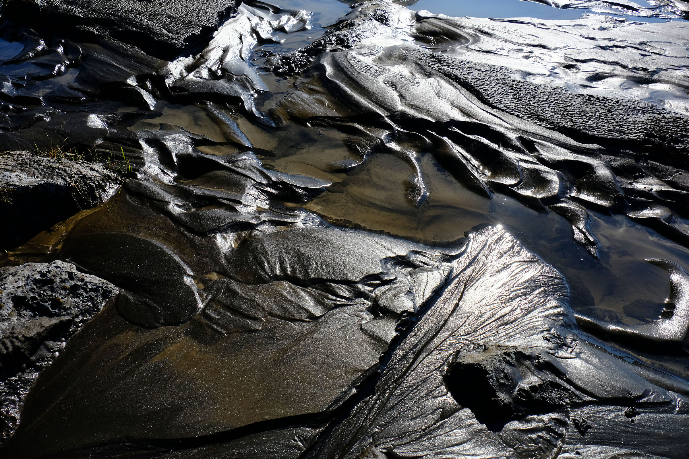 Meandri tra sabbia e lava