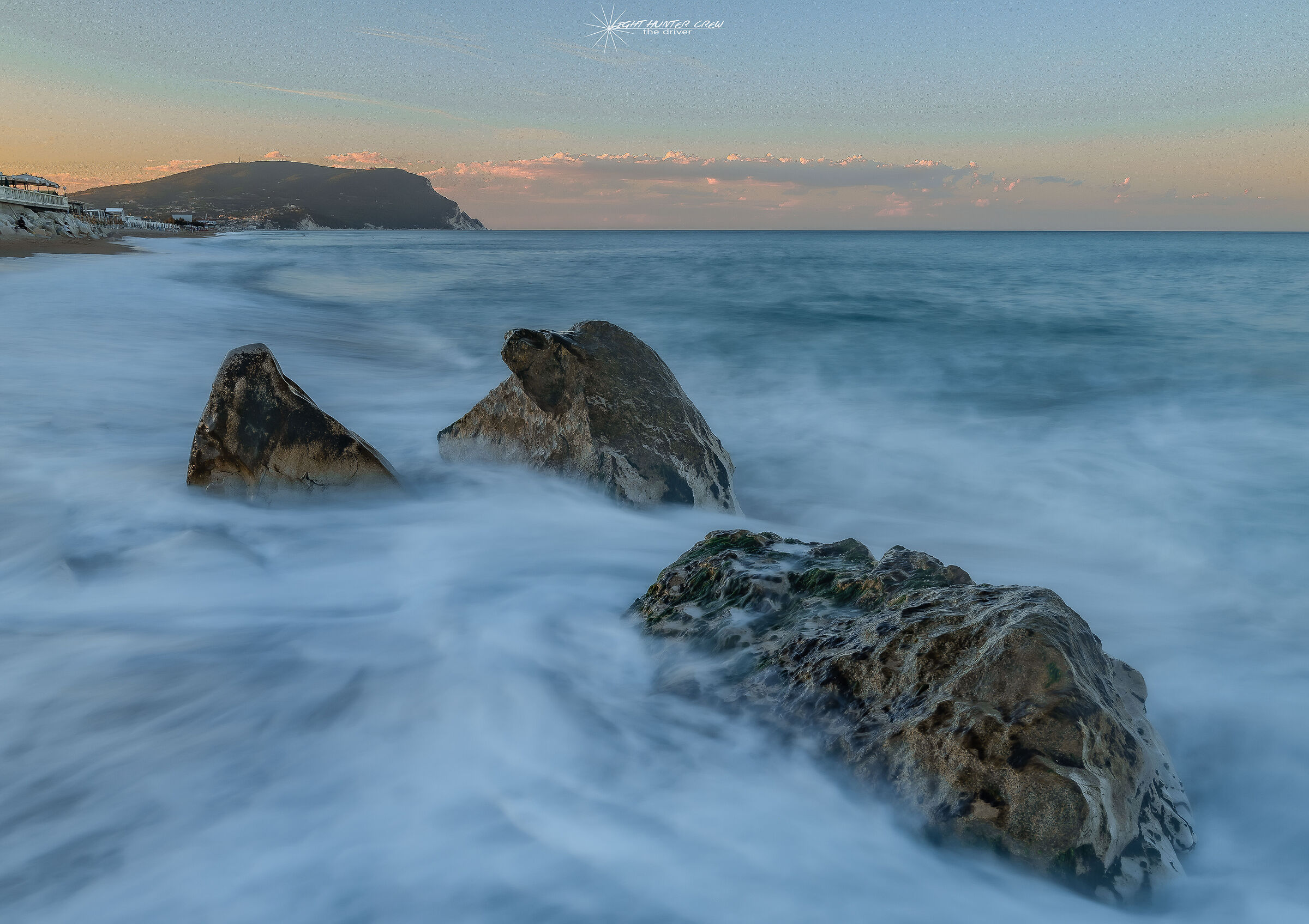 Mare e scogli un tuttuno