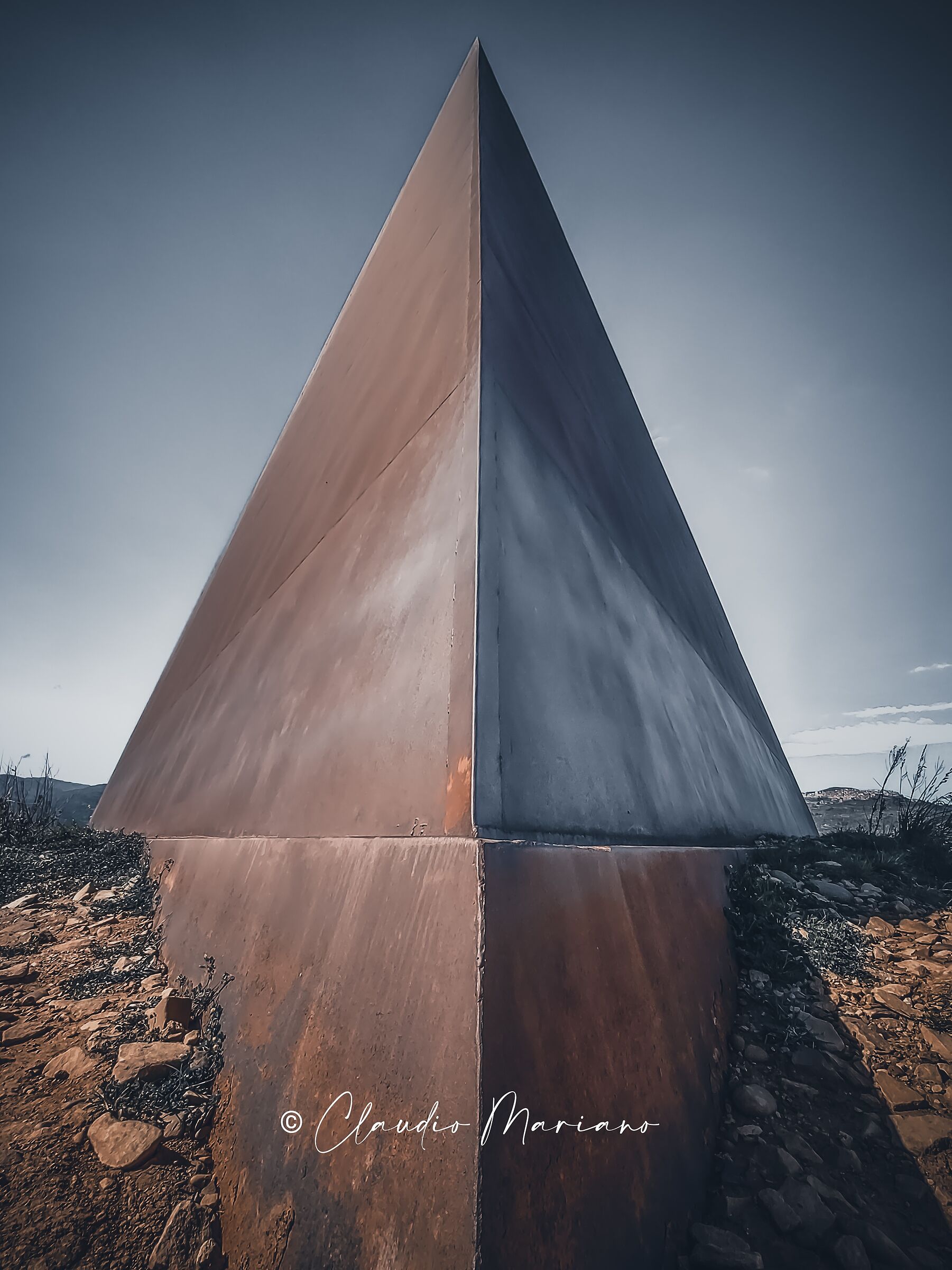 Pyramid 38°parallel