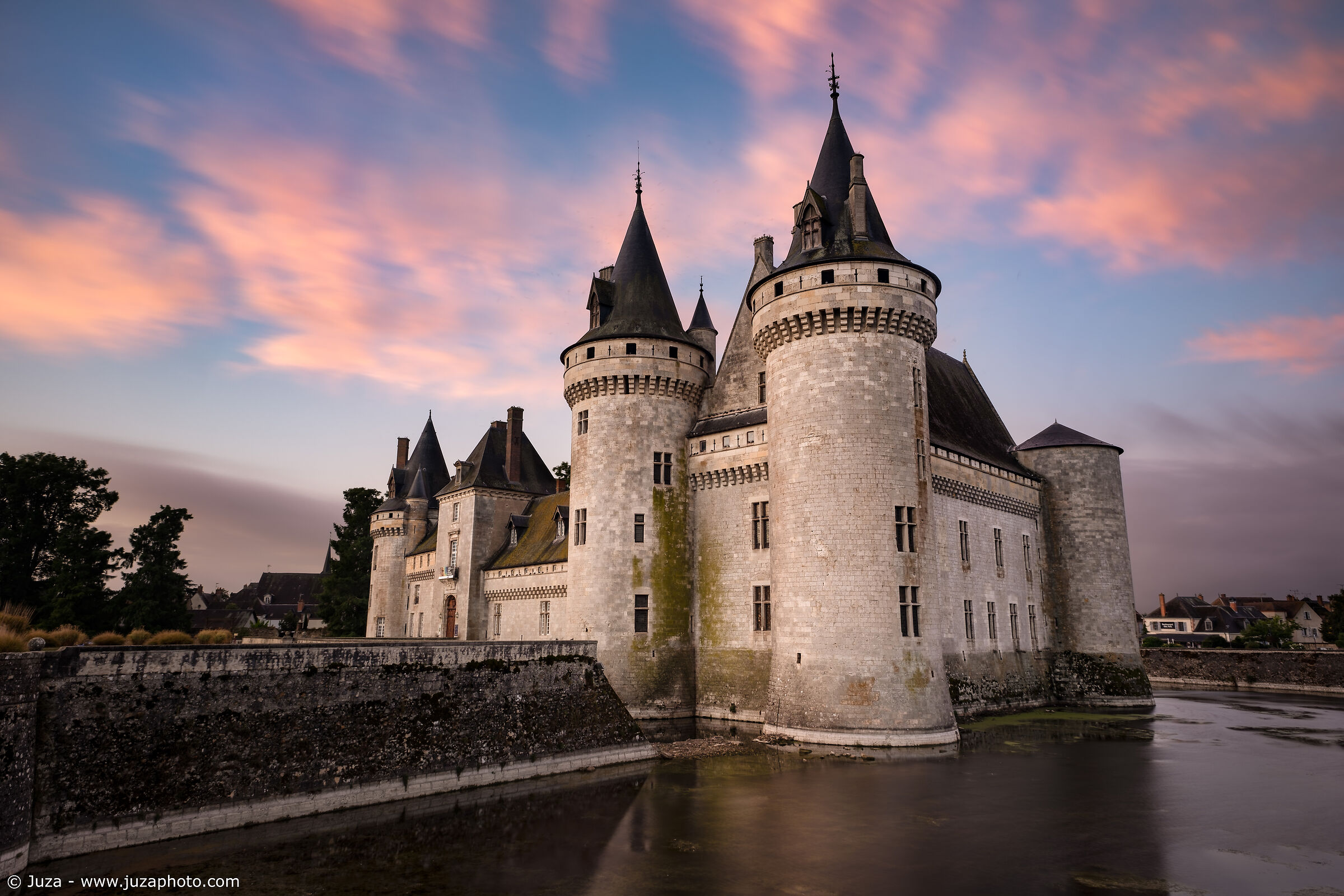 L'alba a Sully-sur-Loire