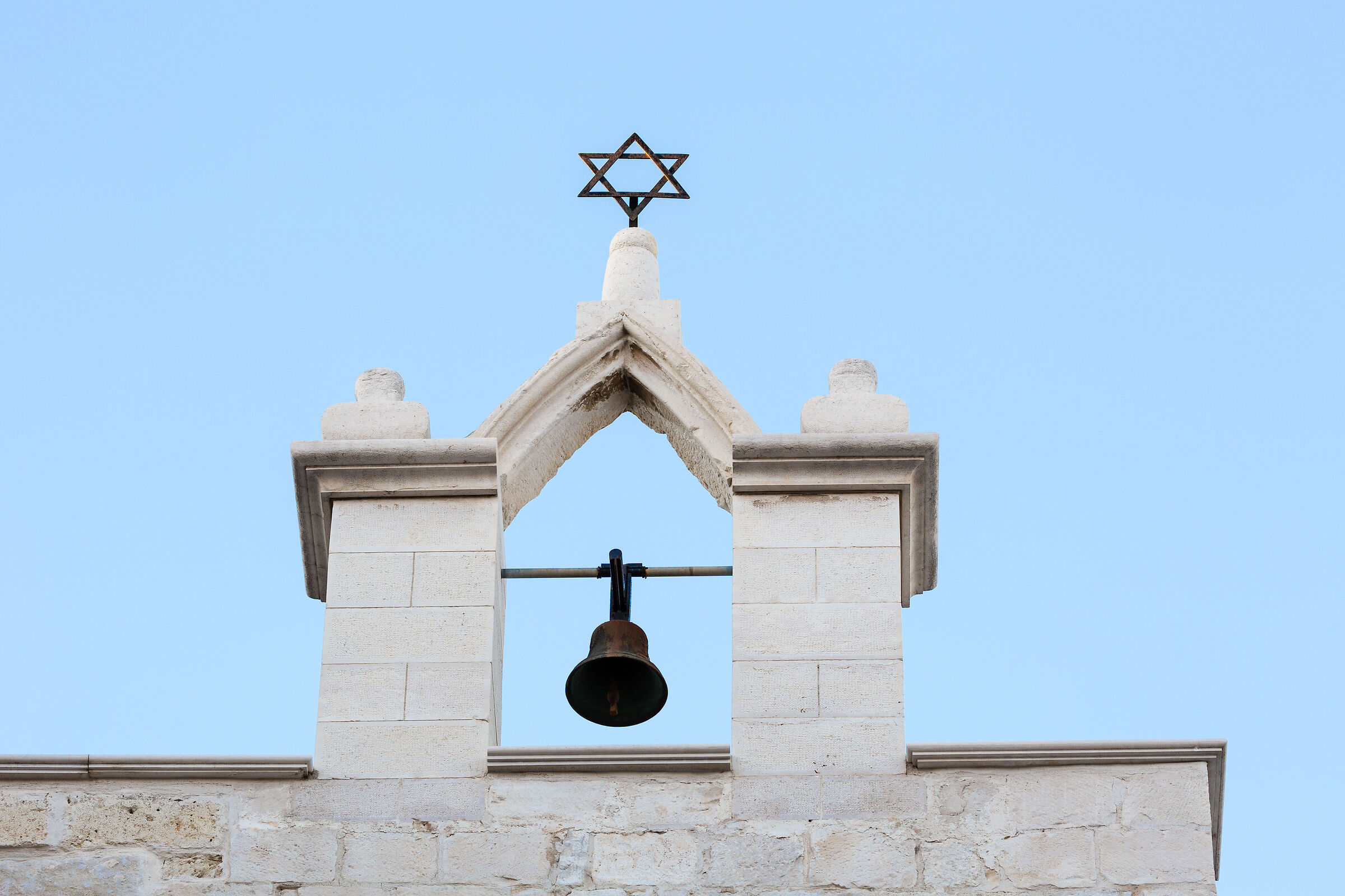 Monument to tolerance