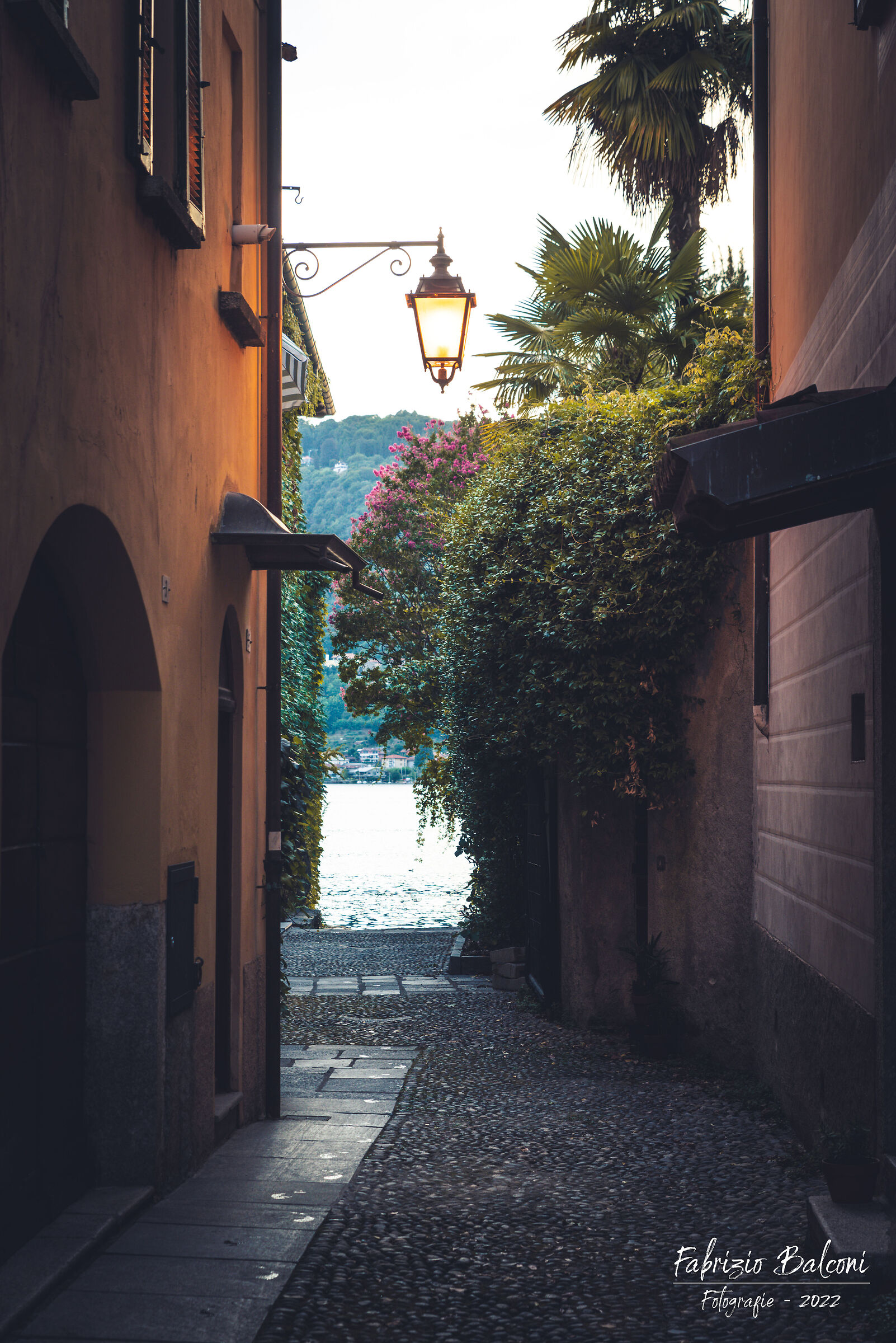 Through the alleys of Lake Orta