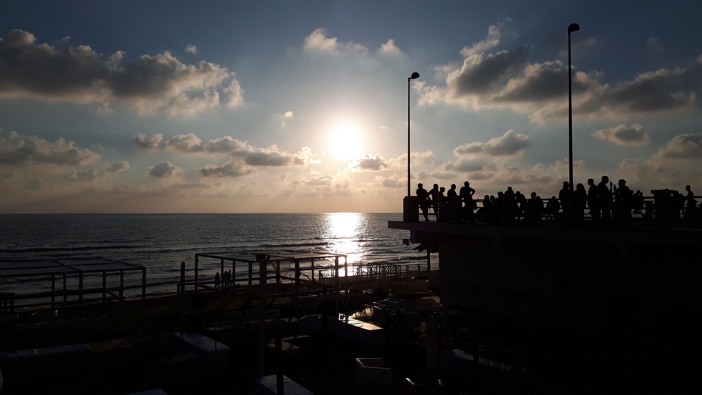 chatter at the sea