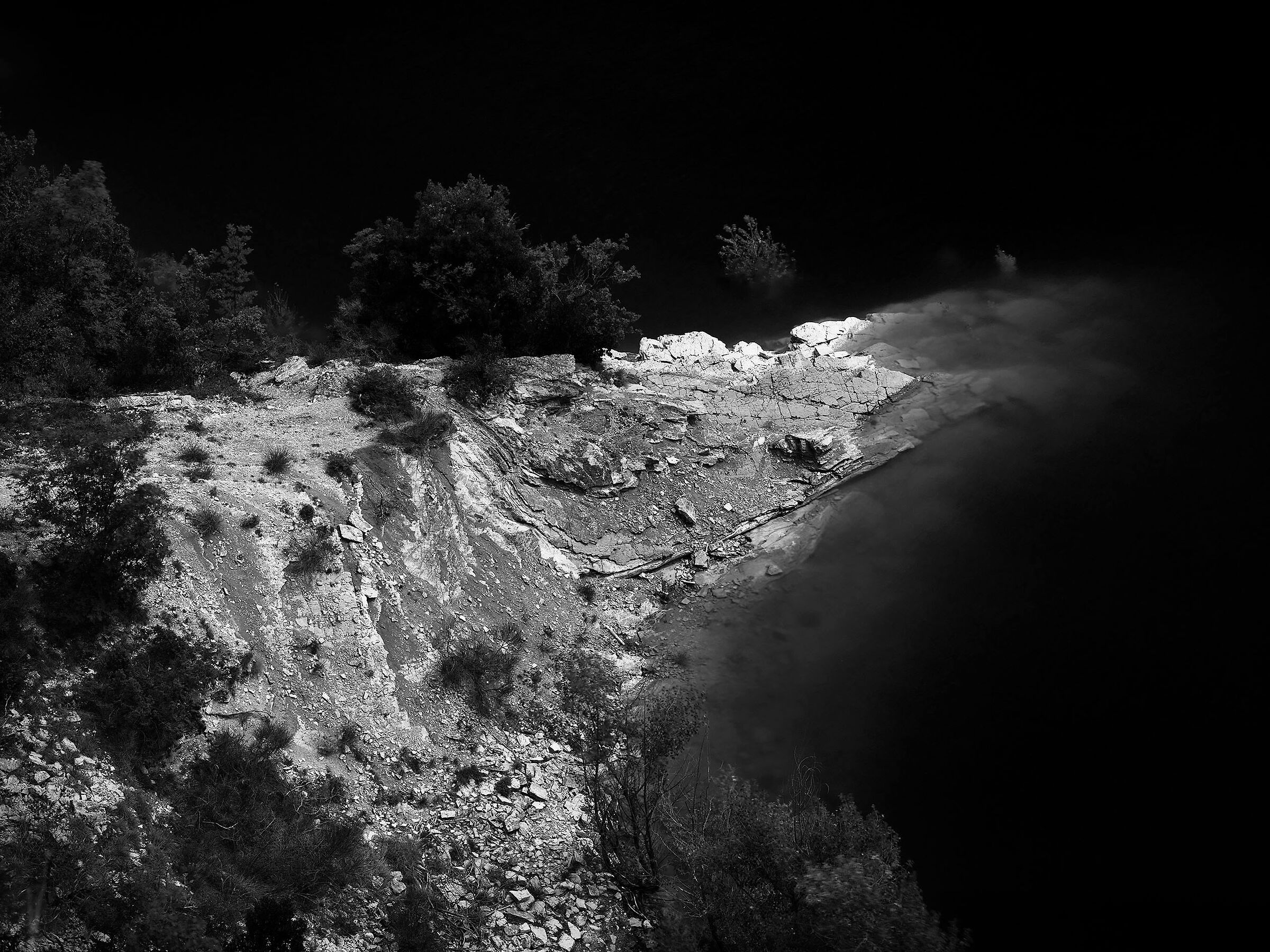 the land enters the lake (Lago di Fiasta)