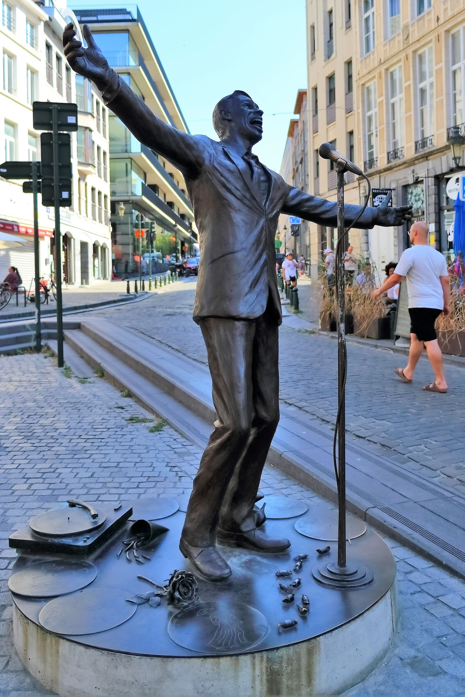 cantante belga Jacques Brel 11-08-2022